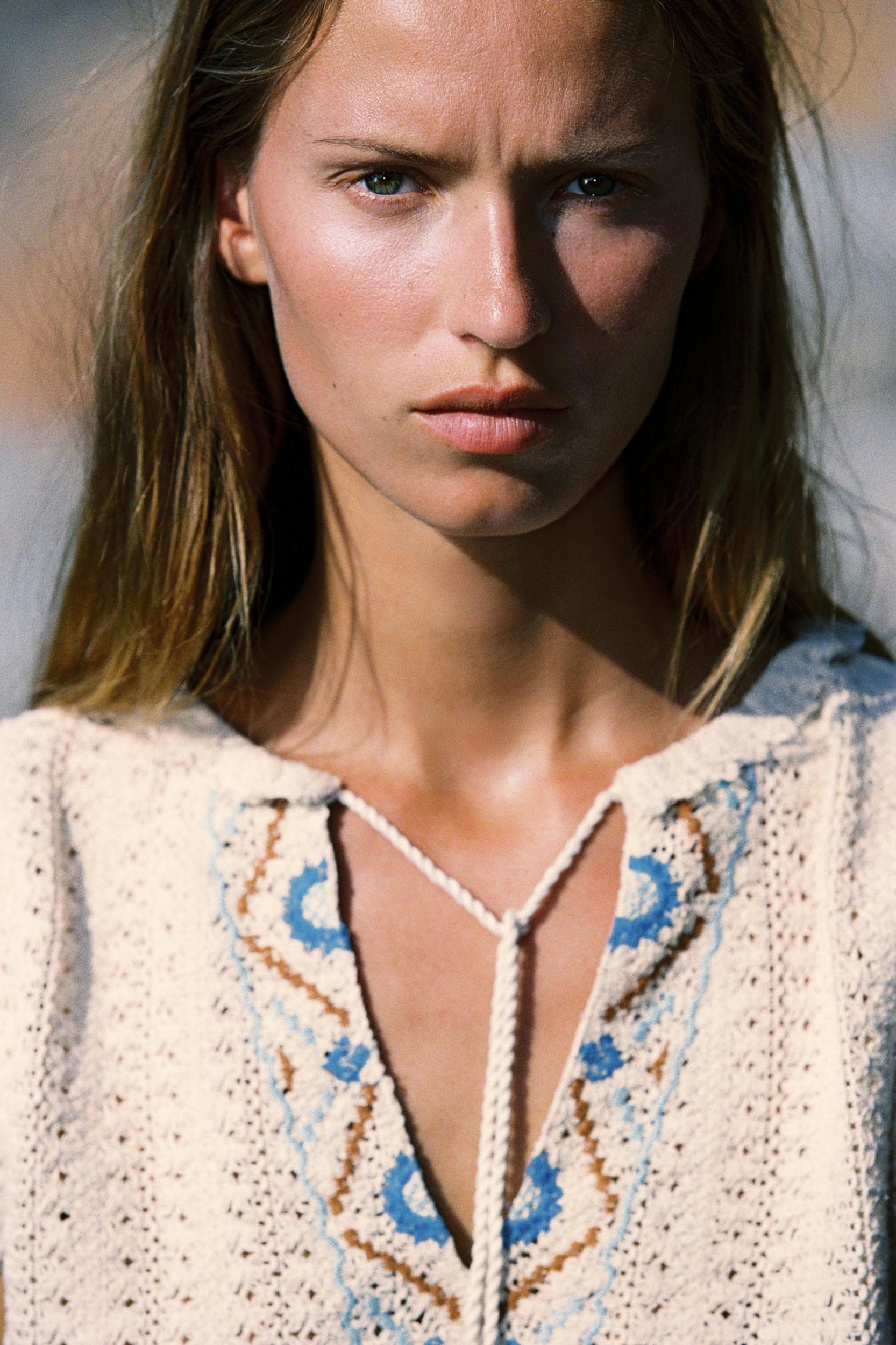 EMBROIDERED CROCHET SHORTS Product Image