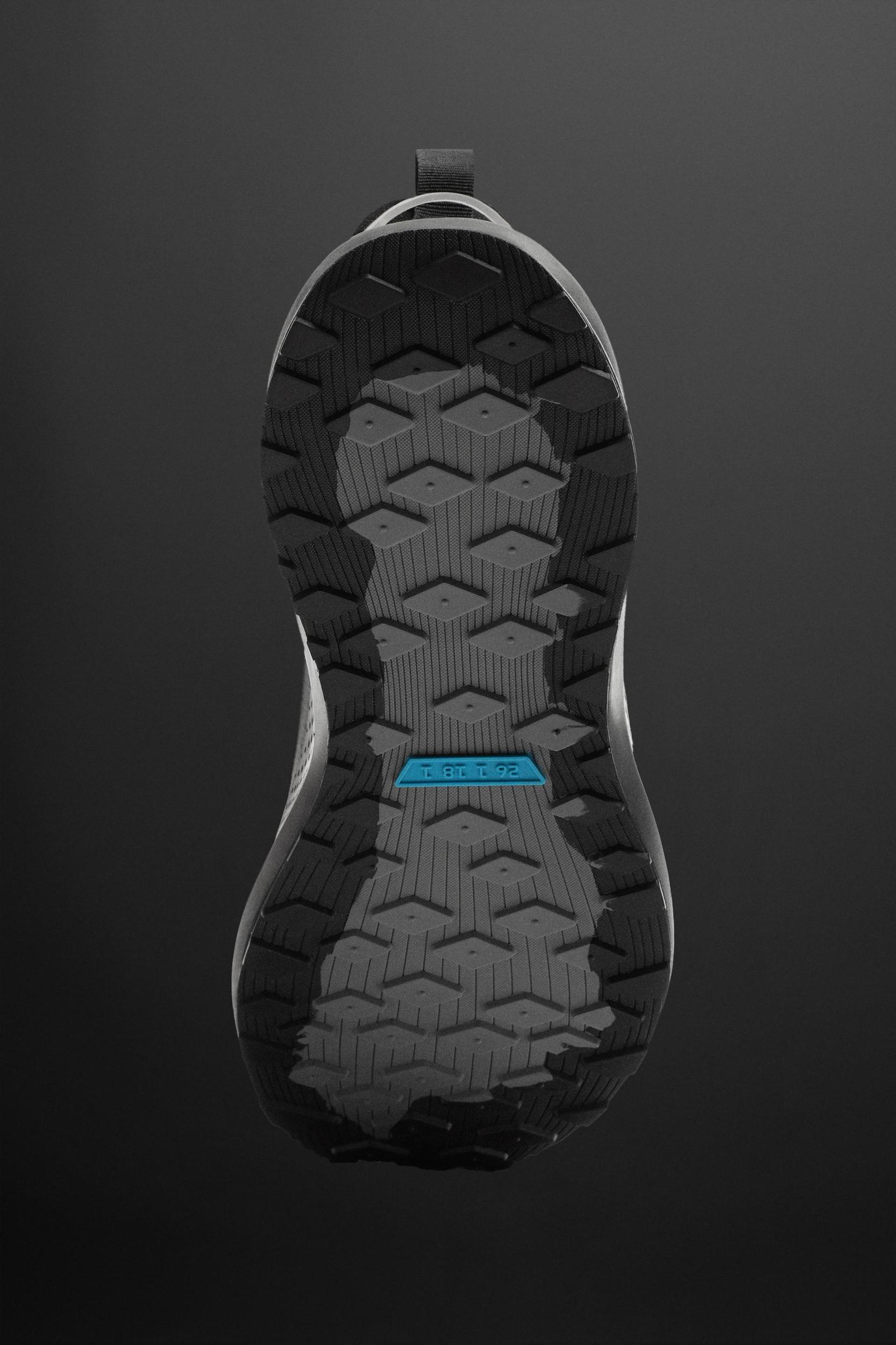 RUNNING SNEAKERS Product Image