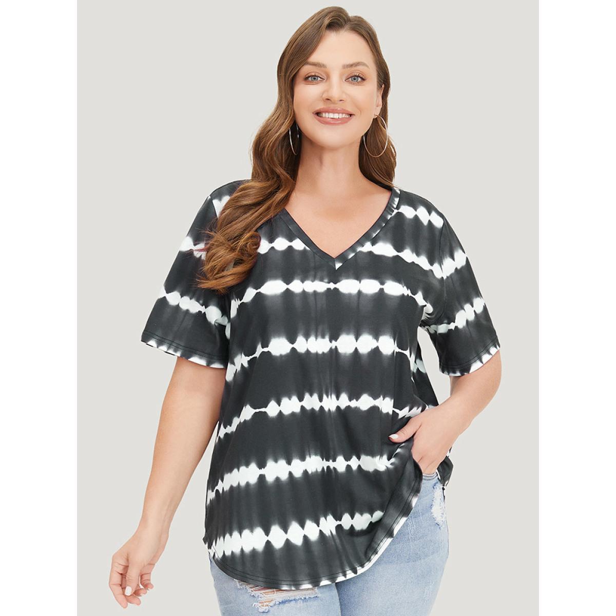 Plus Size Striped Tie Dye Curved Hem T-shirt Black Women Casual Arc Hem Ombre V-neck Dailywear T-shirts BloomChic 26/4X Product Image