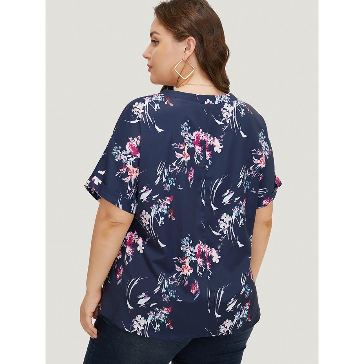 Plus Size Indigo Floral Roll Batwing Sleeve Notched Neck Blouse Women Elegant Short sleeve Notched collar Dailywear Blouses BloomChic 28/5X Product Image