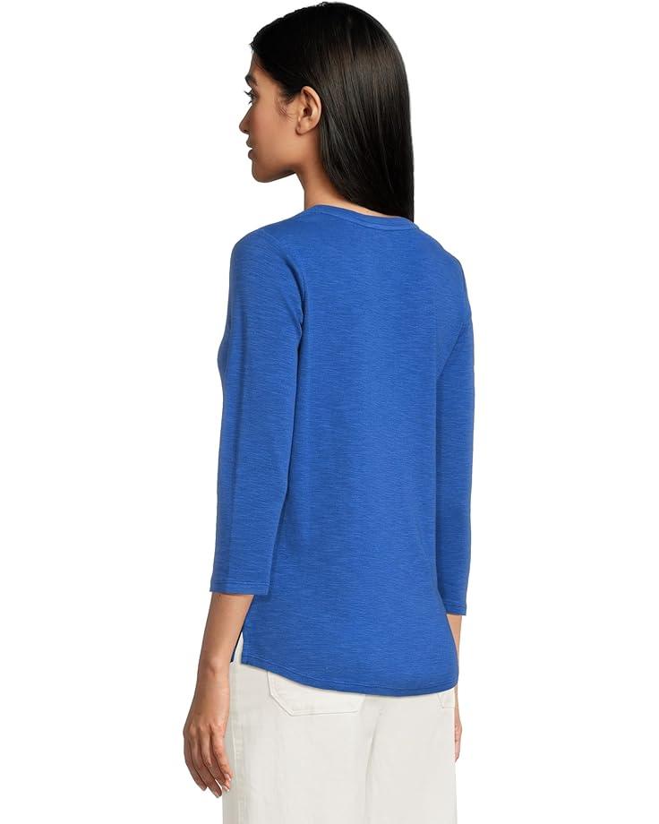 3/4 Sleeve V-Neck Tee with Curved Hem Product Image