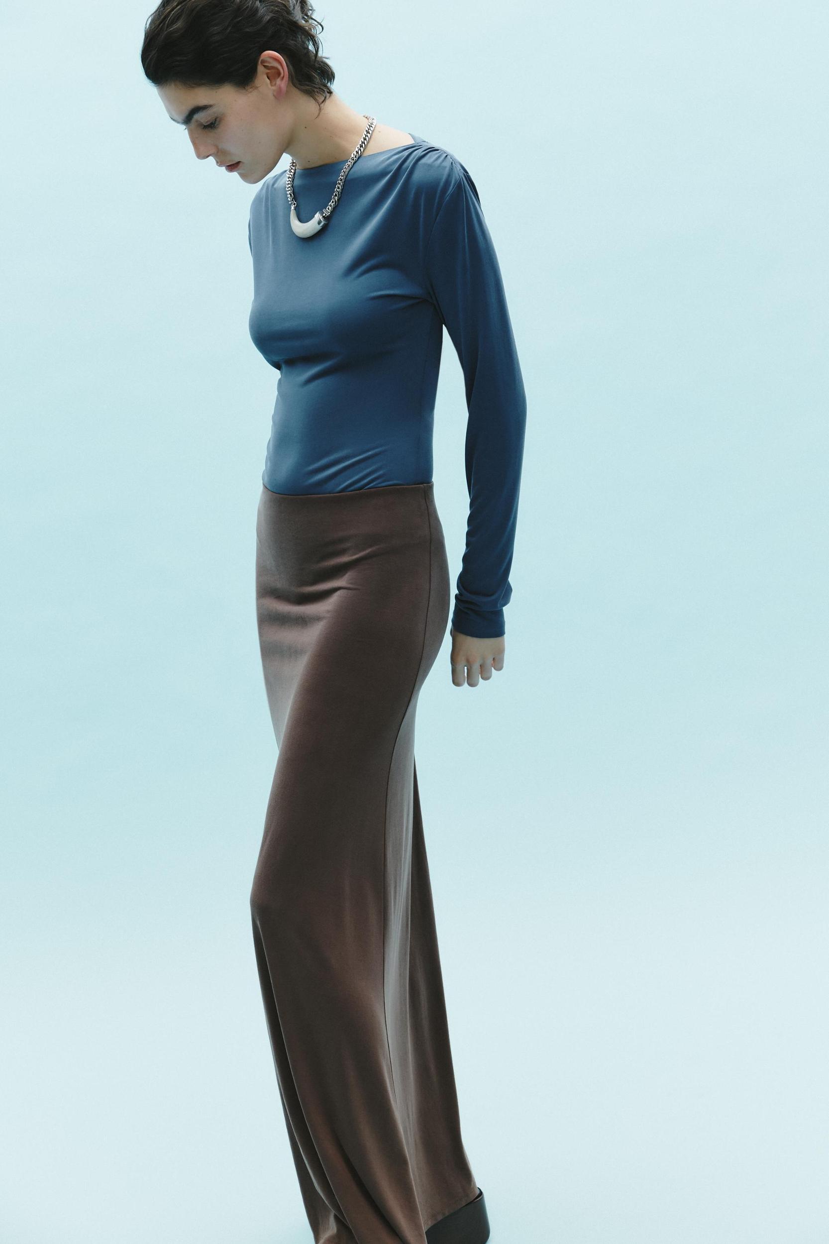 FLOWY MIDI SKIRT Product Image