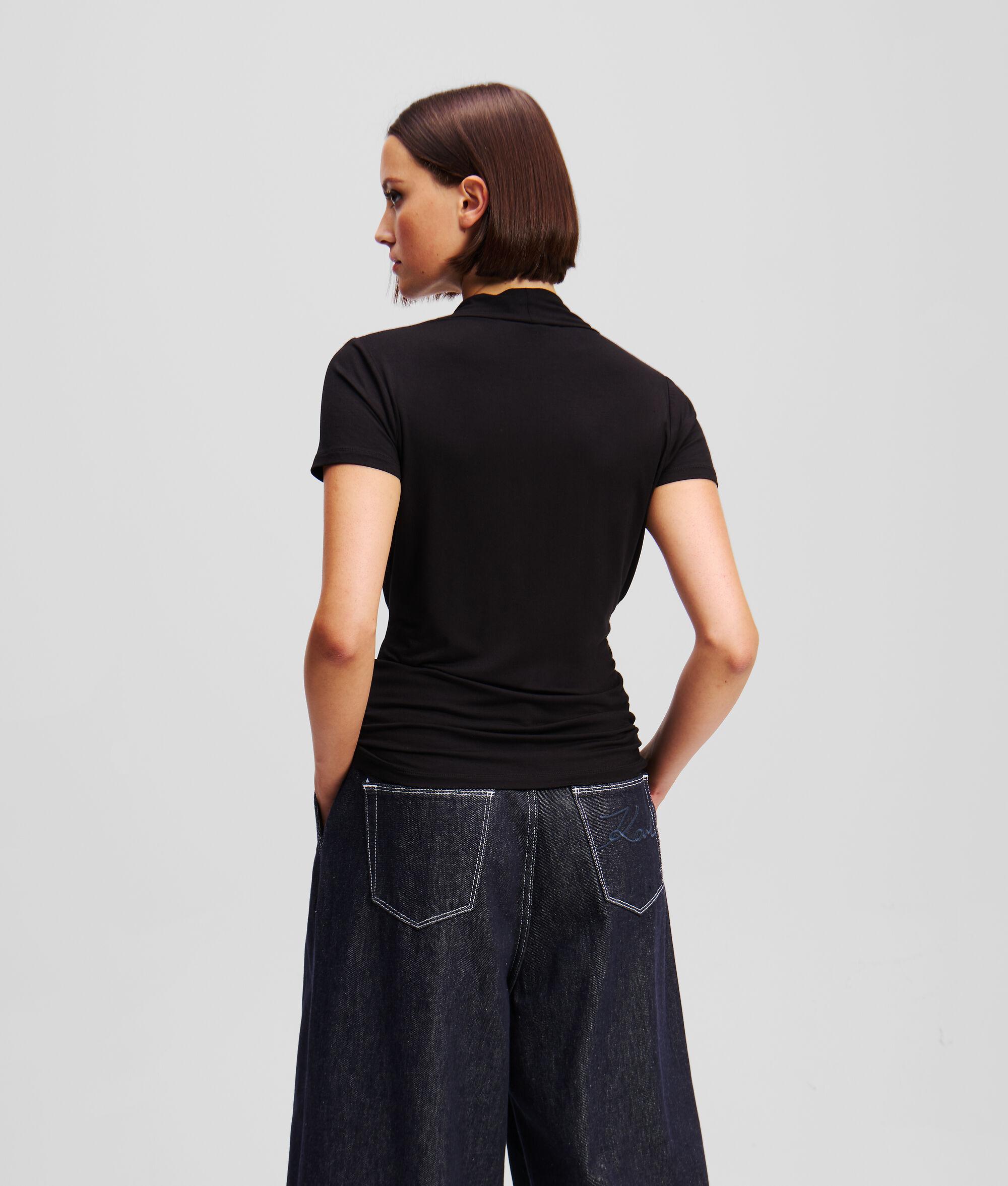 V-NECK T-SHIRT Product Image