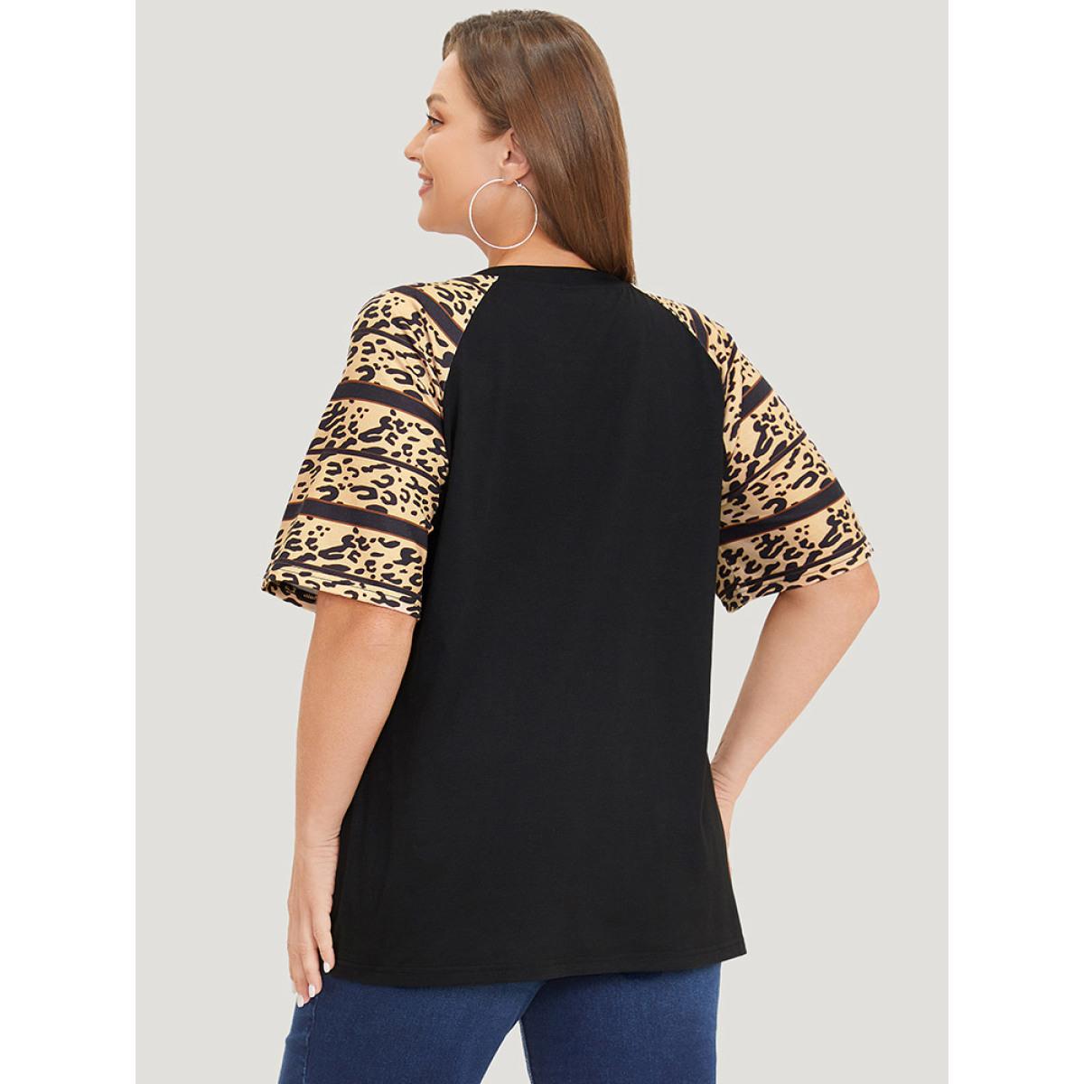 Plus Size Leopard Print Contrast Raglan Sleeve T-shirt Black Women Casual Contrast Leopard Round Neck Dailywear T-shirts BloomChic 12/L Product Image