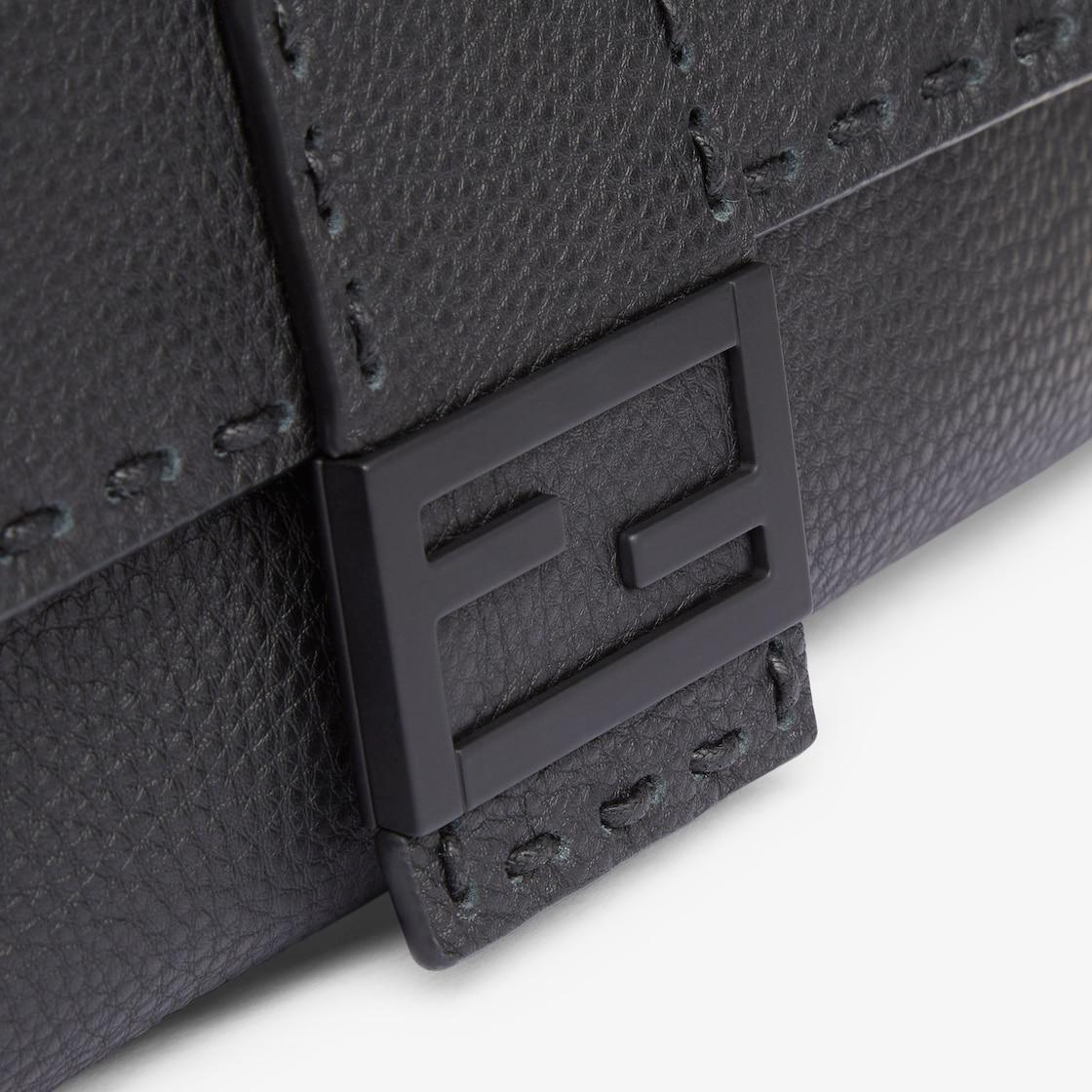 Regular BaguetteBlack Selleria bag with 590 hand-sewn topstitches Product Image