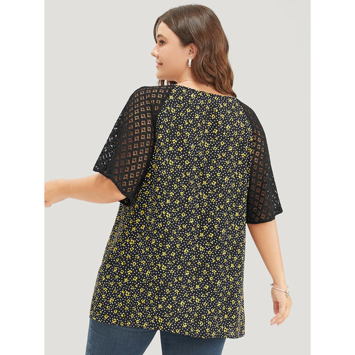 Plus Size BlackFlower Ditsy Floral Lace Raglan Sleeve Blouse Women Elegant Short sleeve V-neck Dailywear Blouses BloomChic 12/L Product Image