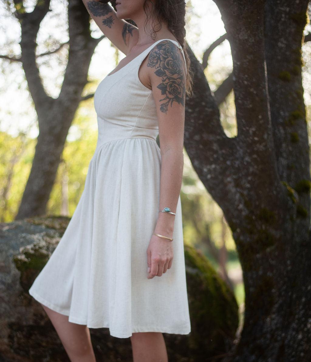 Agnes dress in Oat Linen Product Image