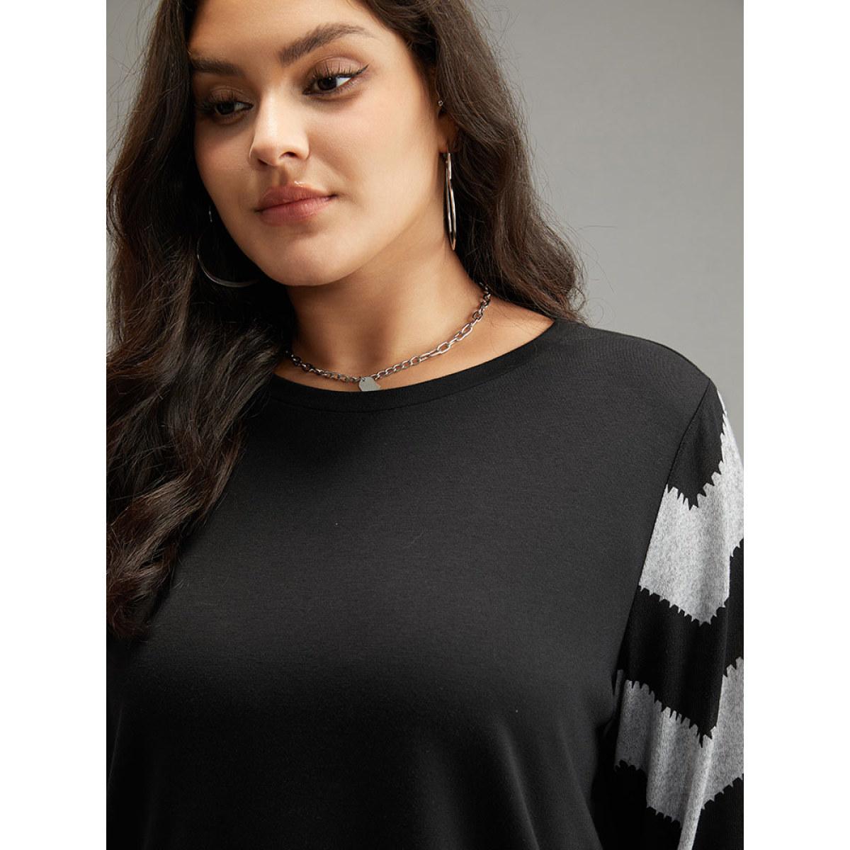 Plus Size Geometric Patchwork Round Neck Sweatshirt Women DarkBlue Casual Elastic cuffs Round Neck Dailywear Sweatshirts BloomChic 10/M Product Image