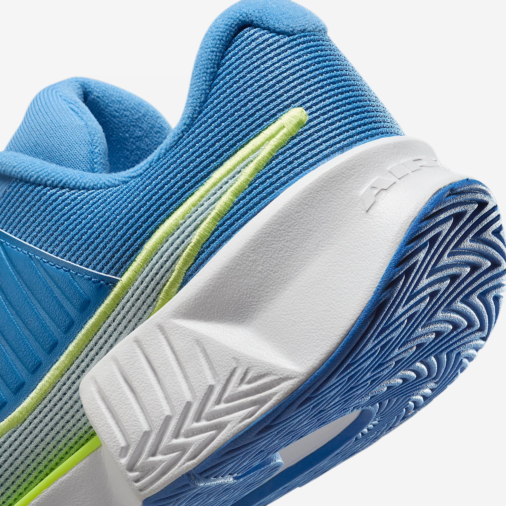 Nike GP Challenge Pro Women's Hard Court Tennis Shoes Product Image