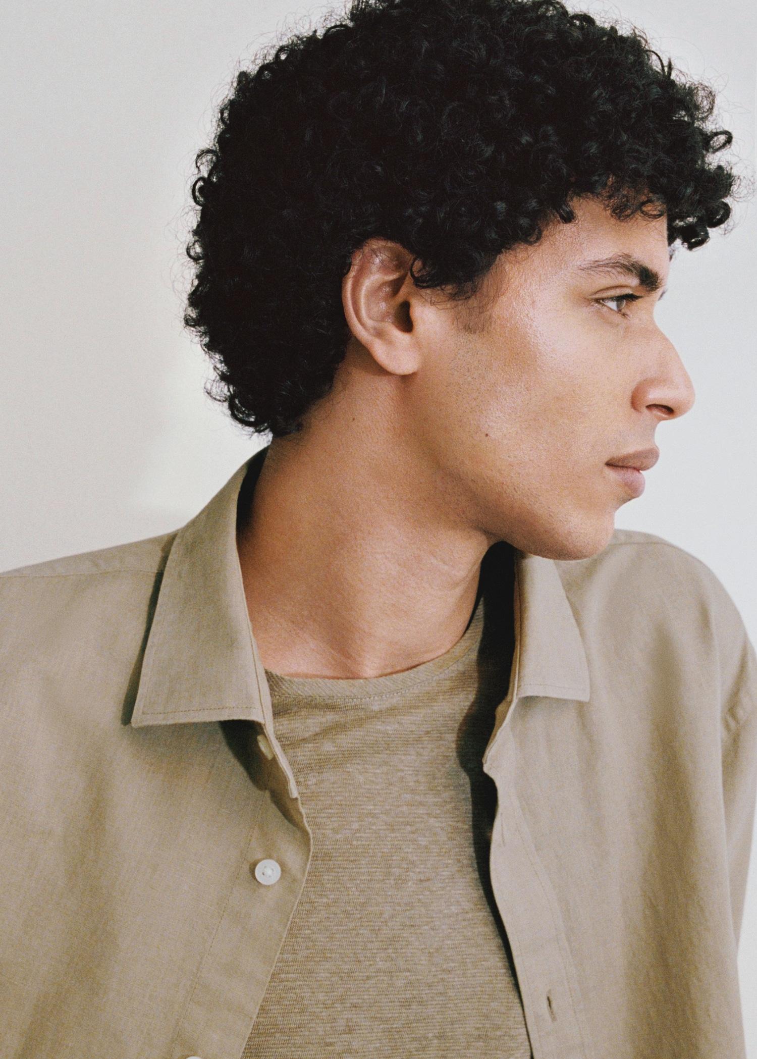 Classic-fit linen-blend shirt - Men | MANGO USA Product Image