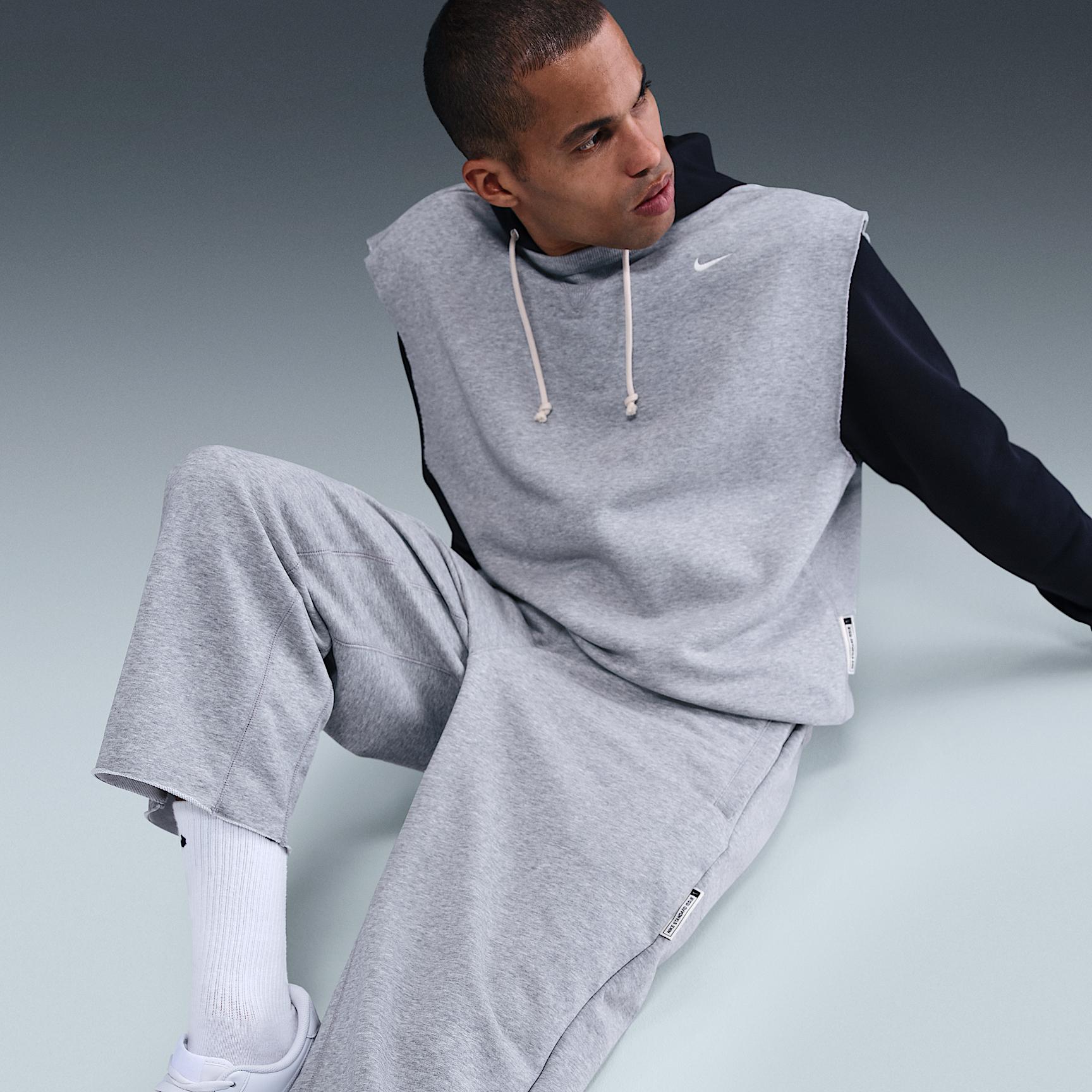 Nike Standard Issue Men's Dri-FIT 7/8-Length Basketball Pants Product Image