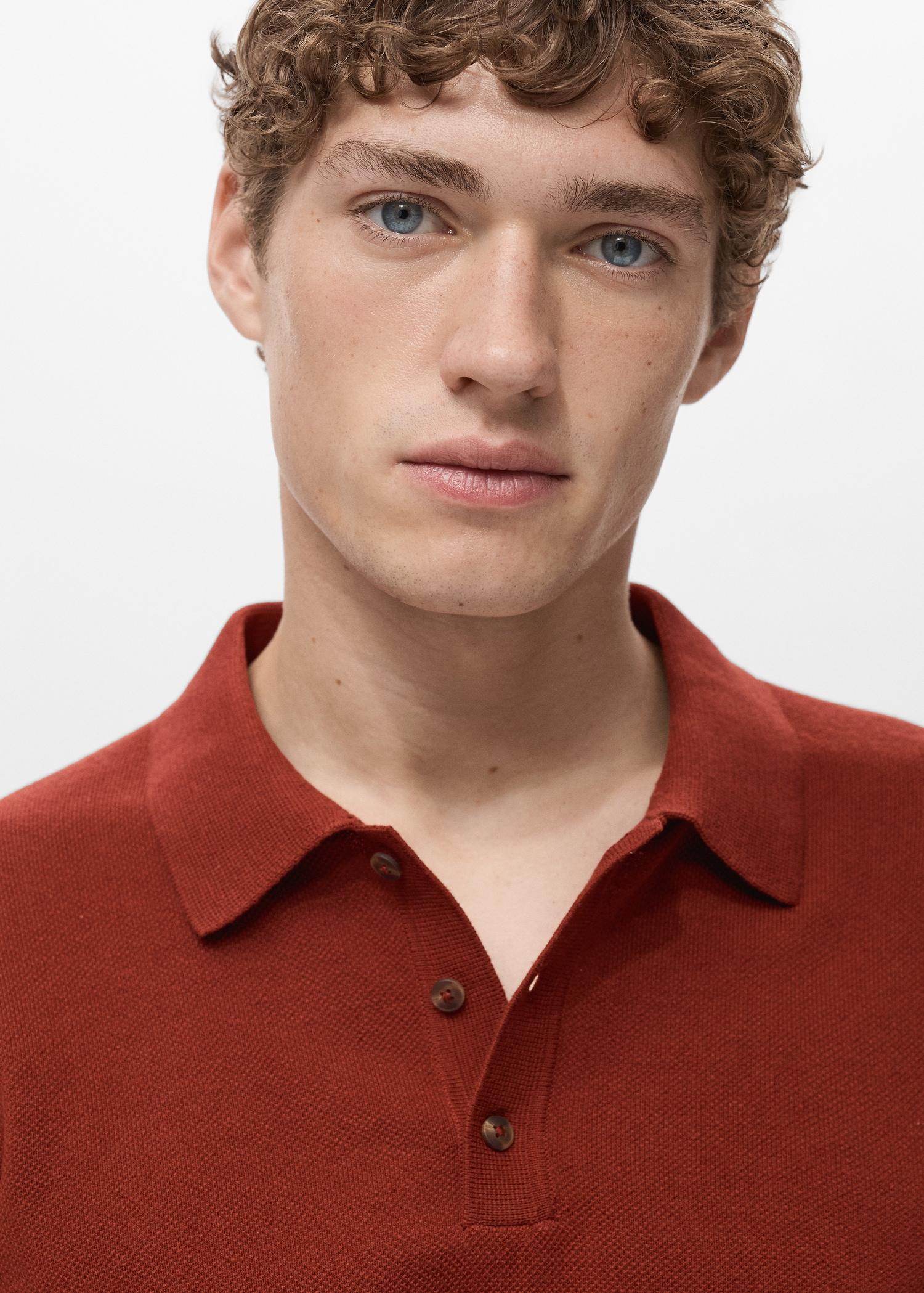 Fine-knit cotton polo shirt - Men | MANGO USA Product Image