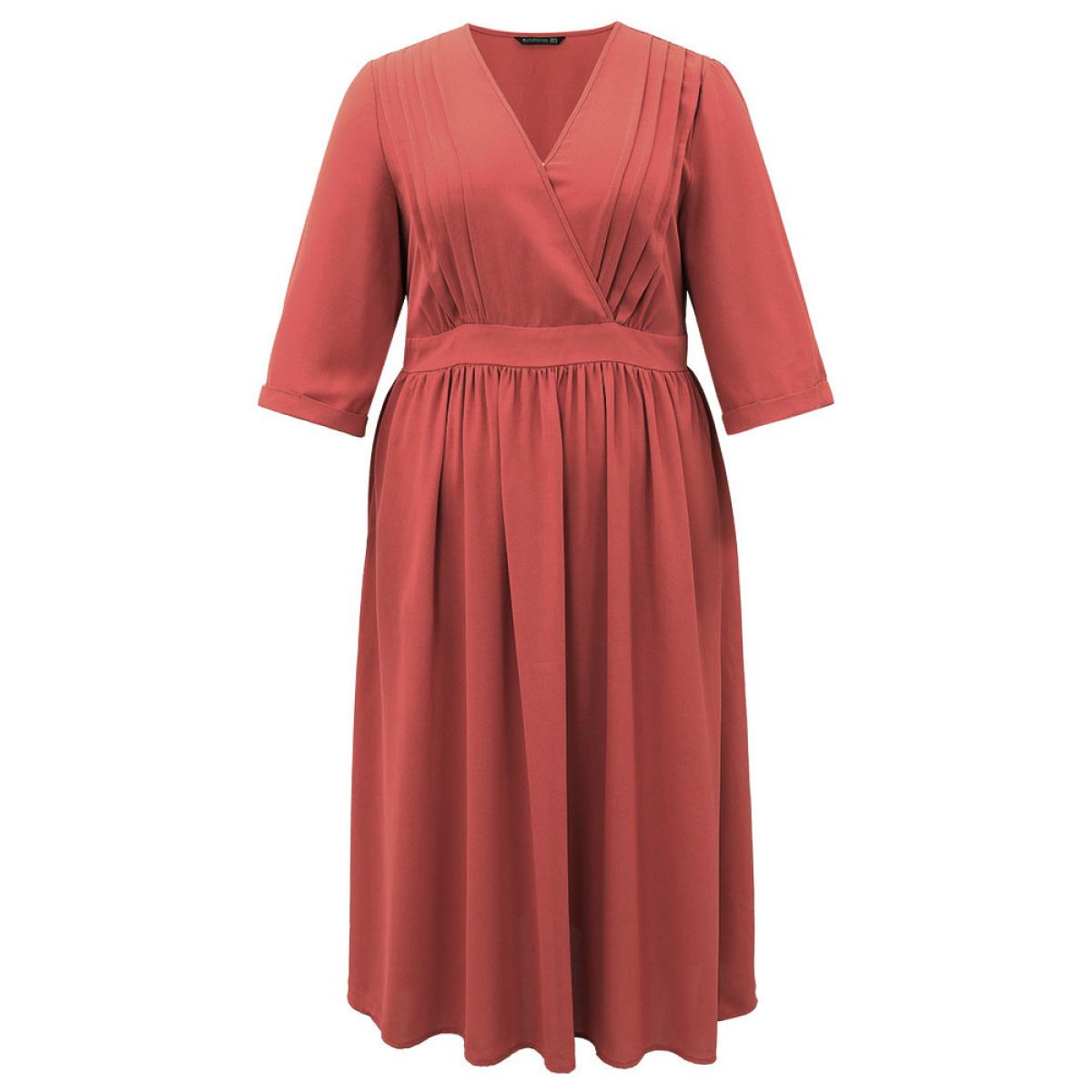Plus Size Plain Pleated Gathered Wrap Pocket Dress OrangeRed Women Casual Gathered V-neck Elbow-length sleeve Curvy Midi Dress BloomChic 14-16/1X Product Image