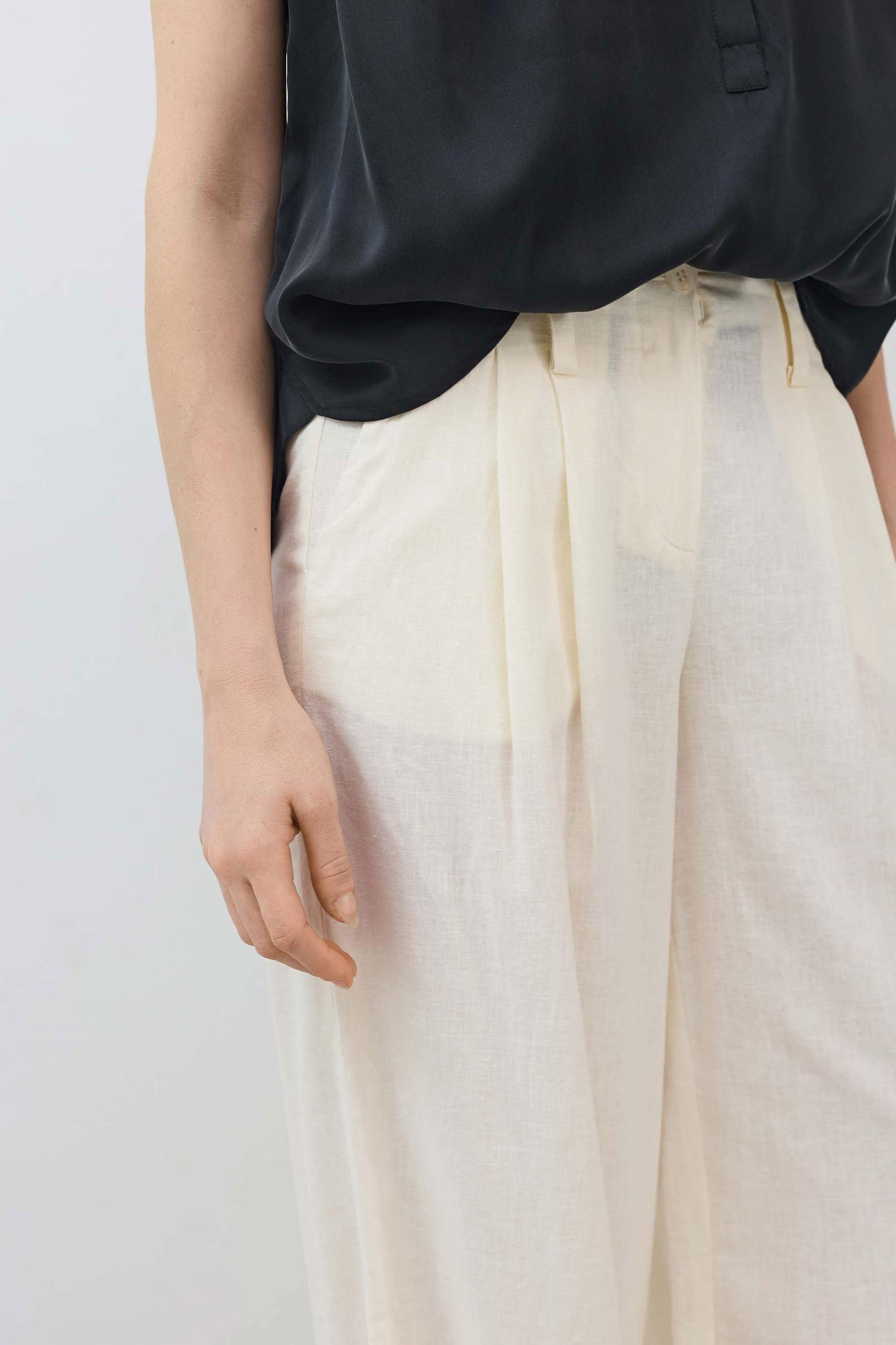The Wide Leg Linen Trousers Product Image