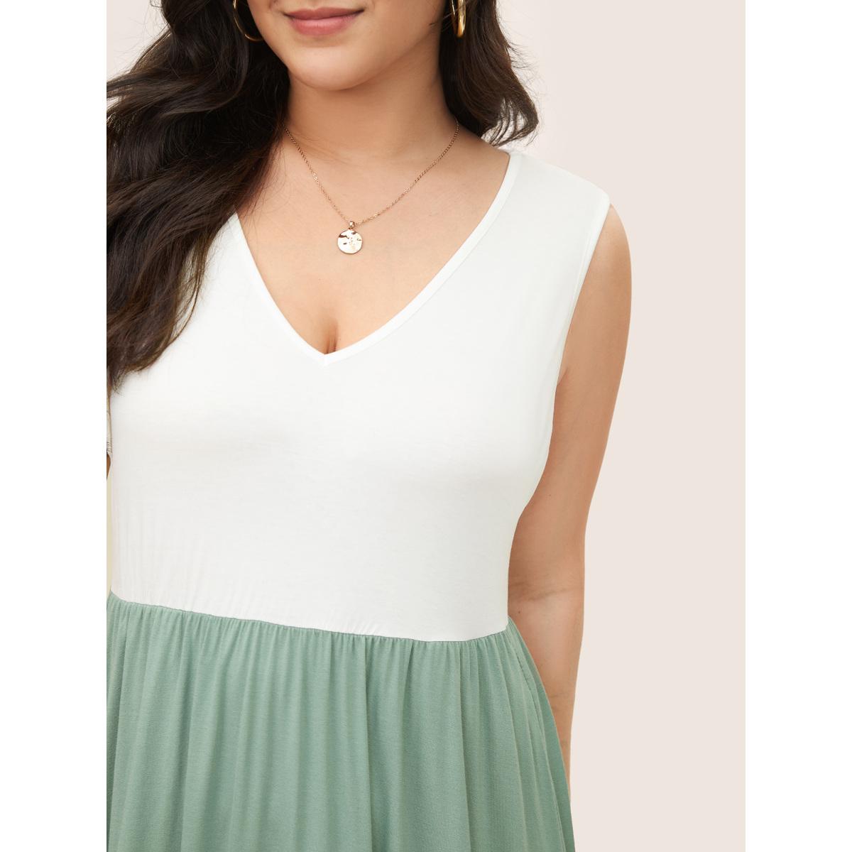 Plus Size Colorblock Contrast Sleeveless Pocket Ruffle Hem Tank Dress Cyan Women Casual Non V-neck Sleeveless Curvy Midi Dress BloomChic 10/M Product Image