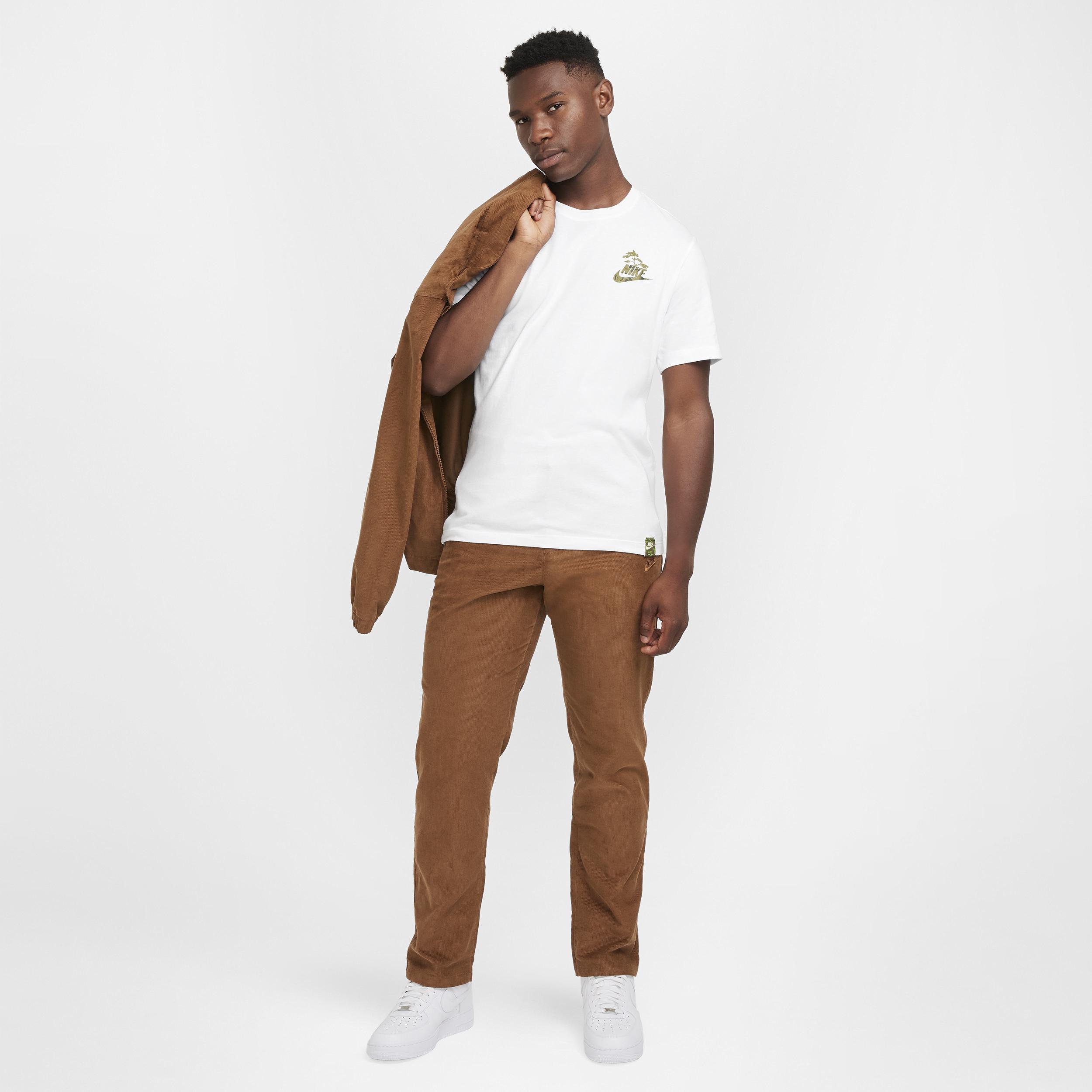 Men's Nike Sportswear Club T-Shirt Product Image