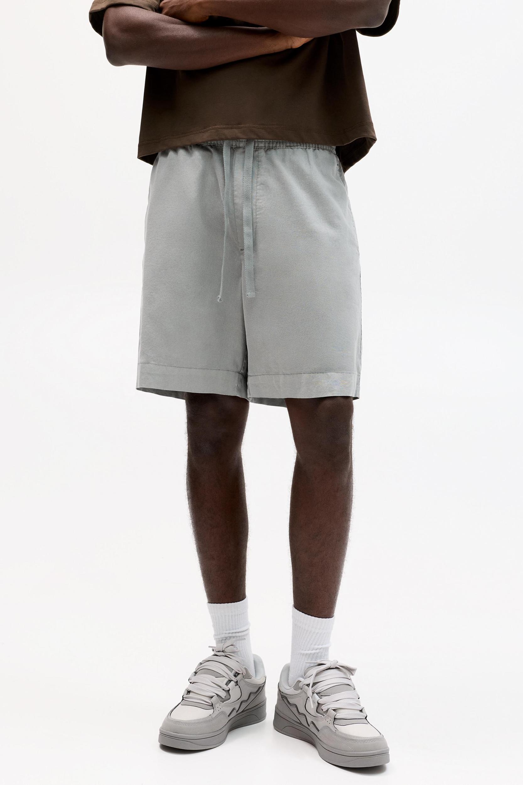 Linen blend jogger Bermuda shorts Product Image