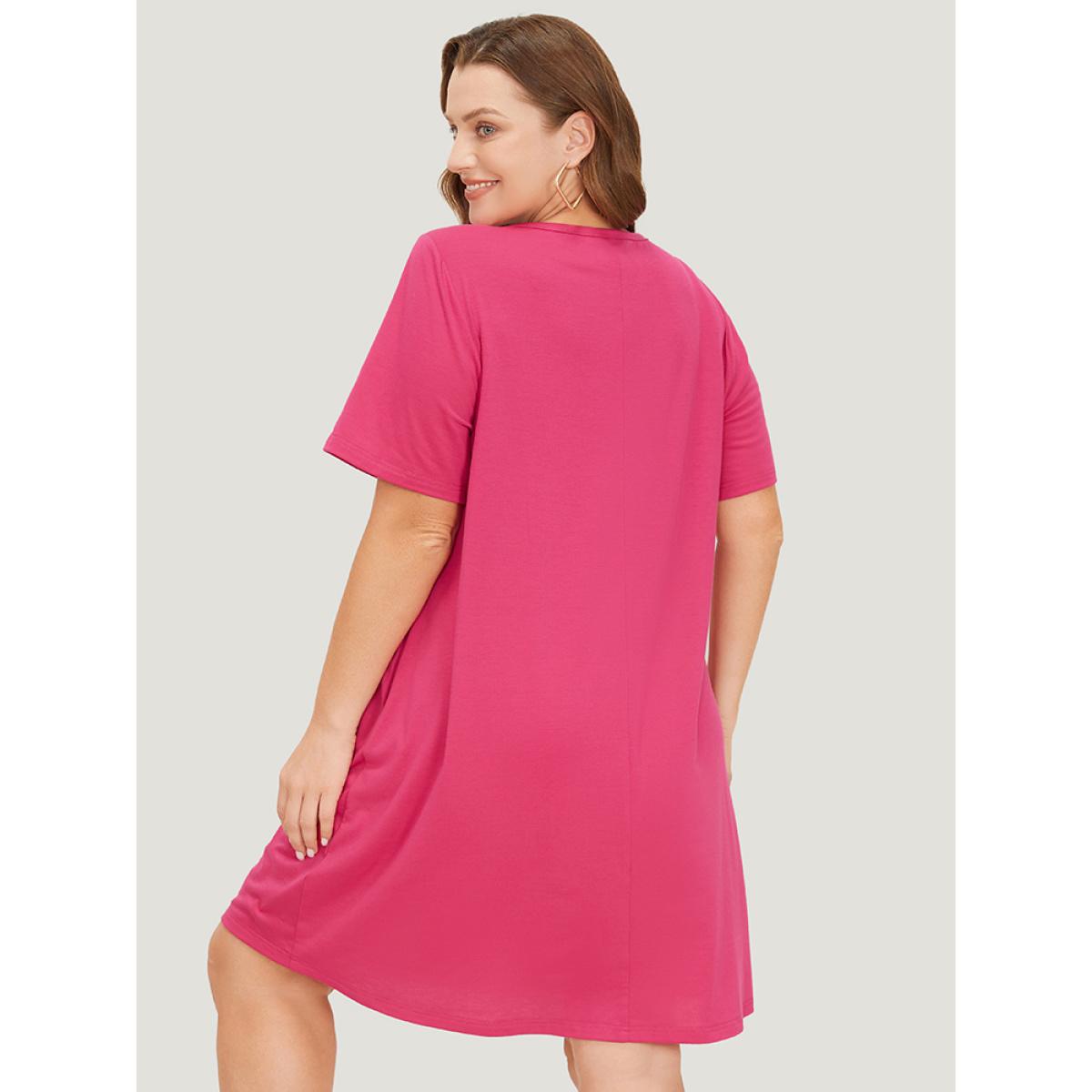 Plus Size Letter Print Pocket Short Sleeve Graphic Dress RedViolet Women Casual Pocket Curvy Knee Dress BloomChic 26/4X Product Image