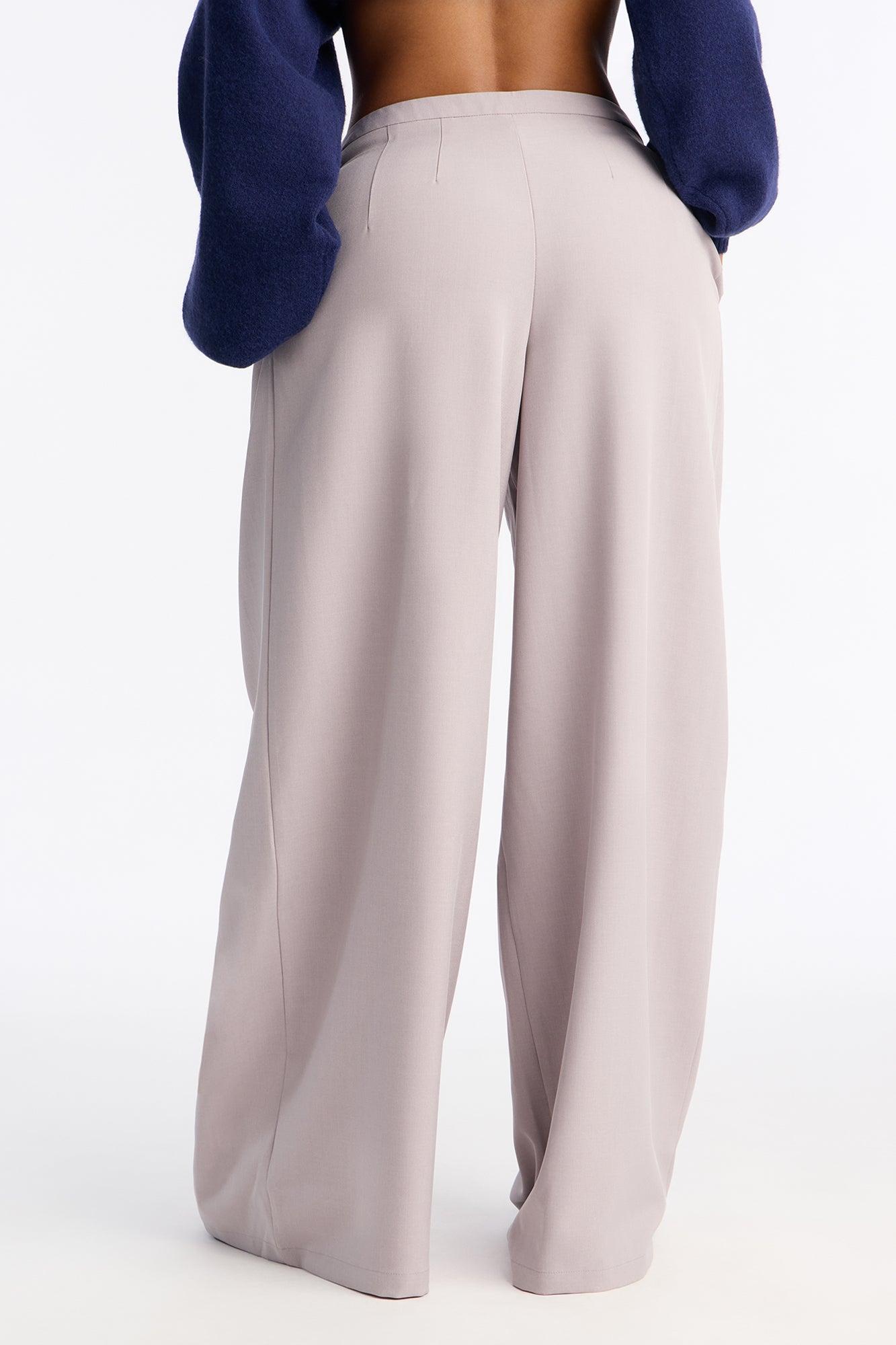 Power Moves Daily Pleated Low Rise Trouser 33″ - Grey Female Product Image