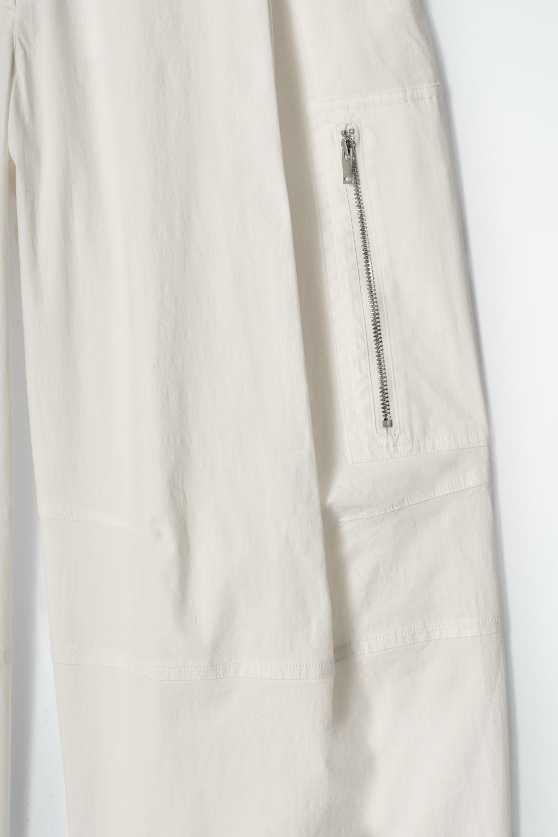 UTILITY BARREL-LEG CARGO PANTS Product Image