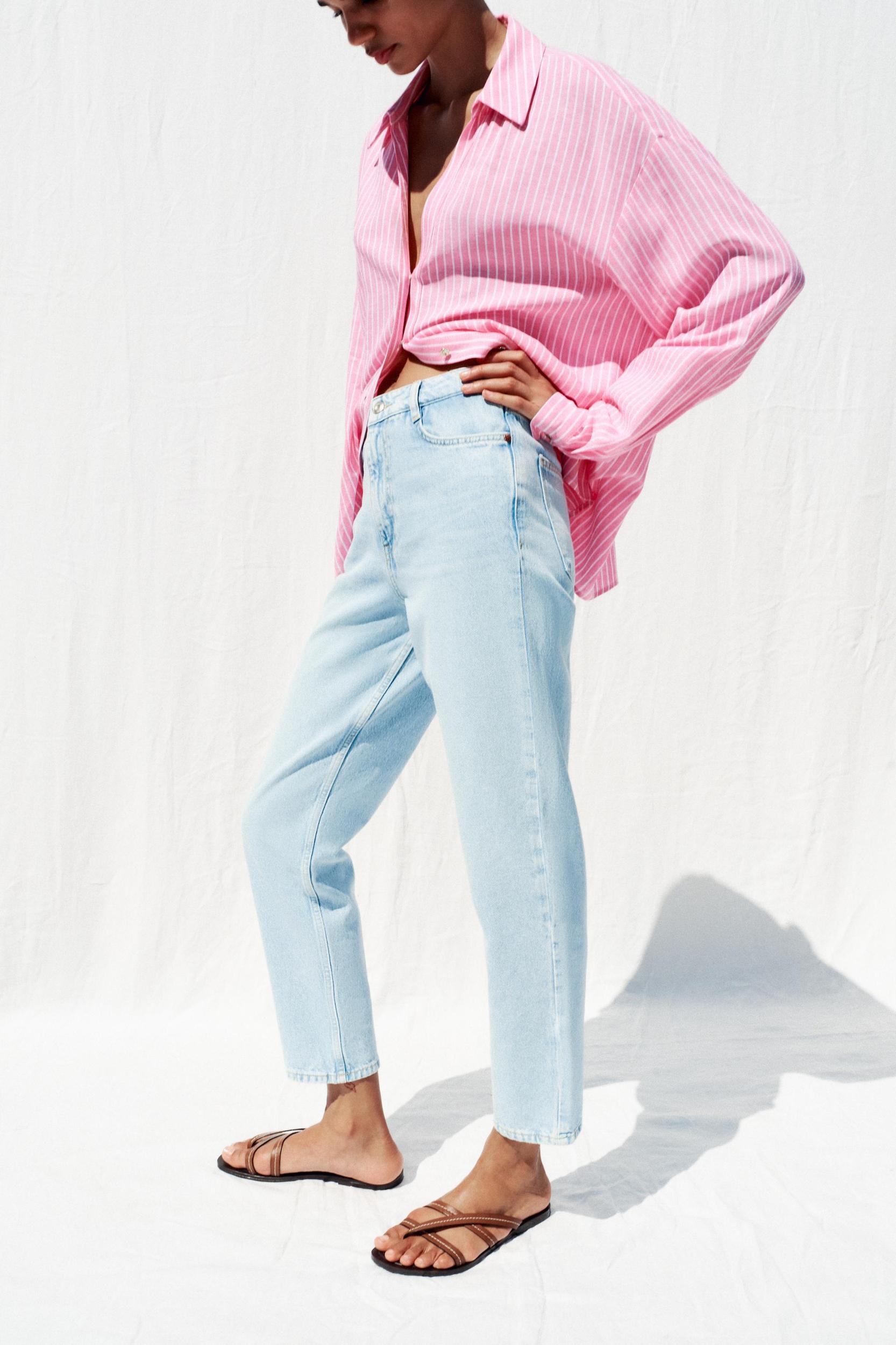 Z1975 HIGH-RISE MOM FIT JEANS Product Image