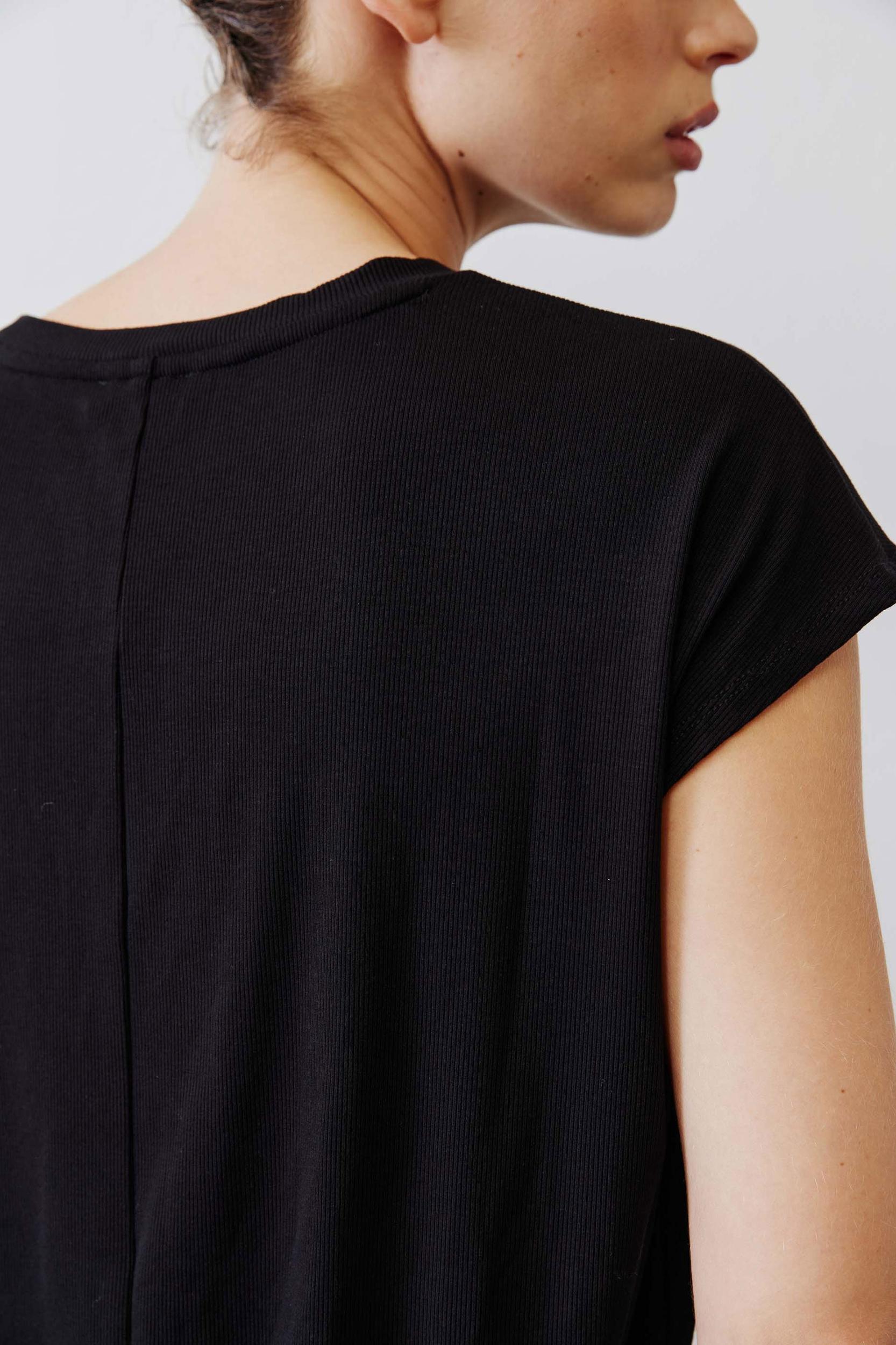 The Ribbed Tuck-In Tee Product Image