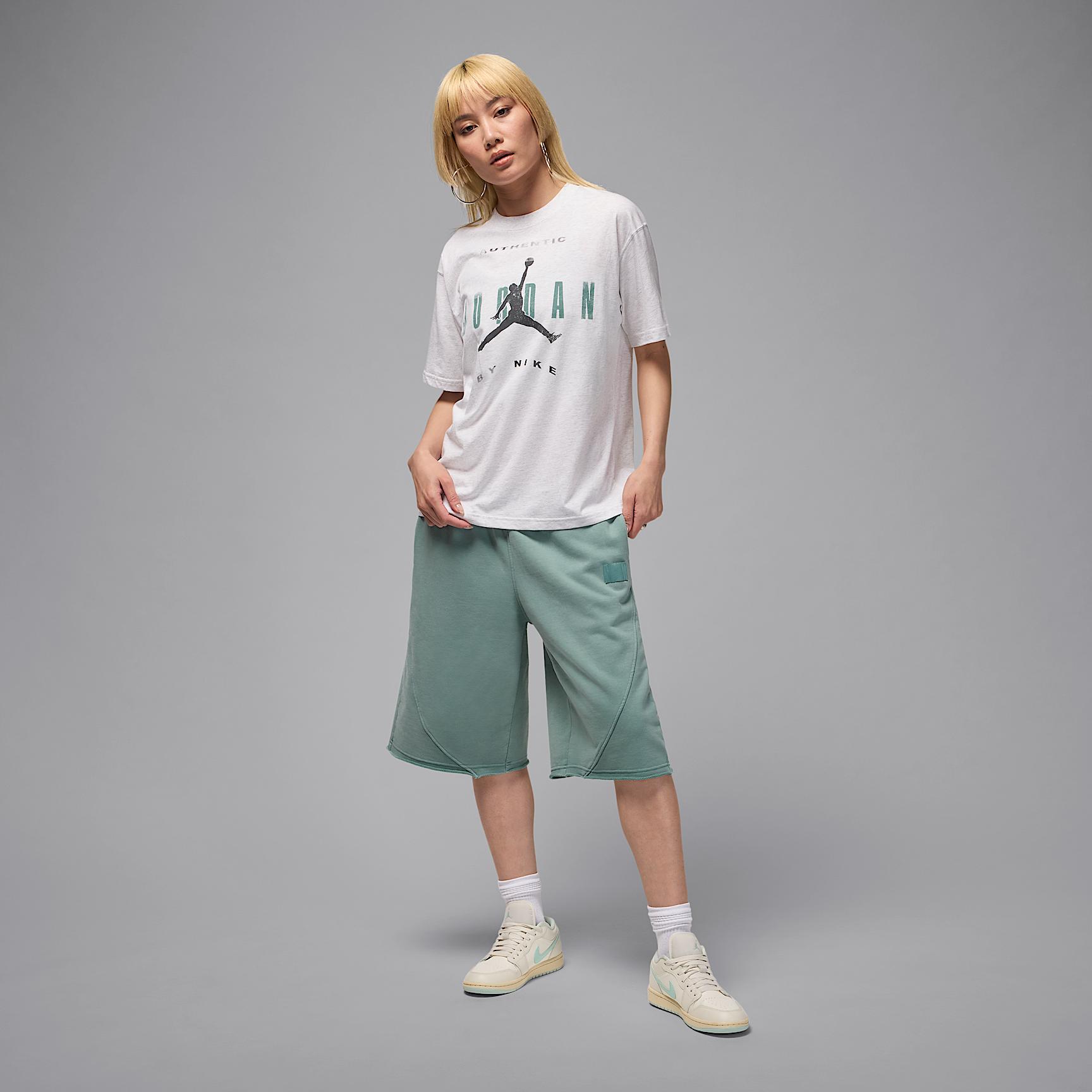 Womens Jordan Flight Graphic T-Shirt | IB9943-051 Product Image