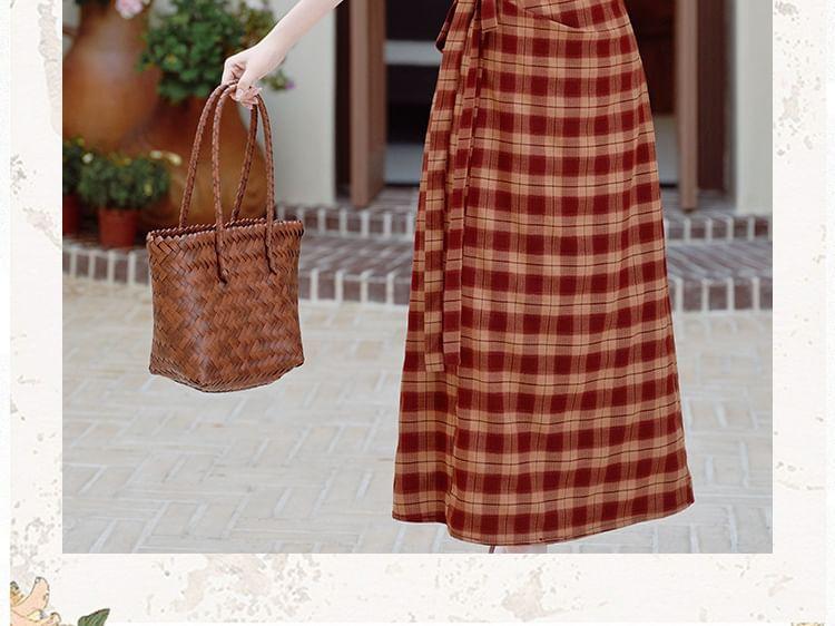 Short Sleeve Mandarin Collar Plaid Midi Bodycon Dress Product Image