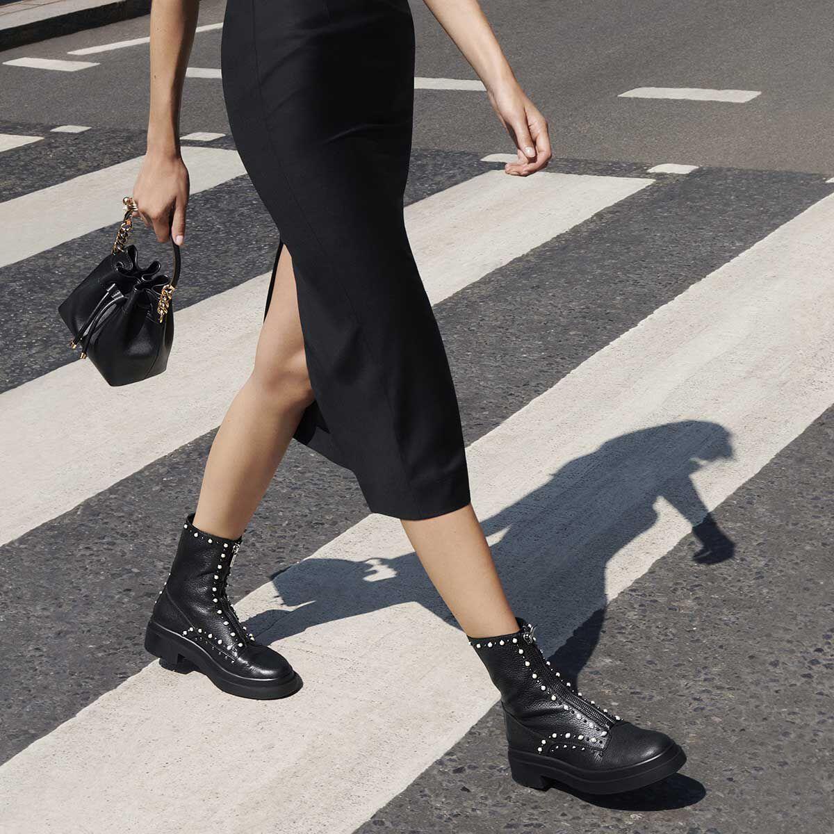 Nola Flat Product Image