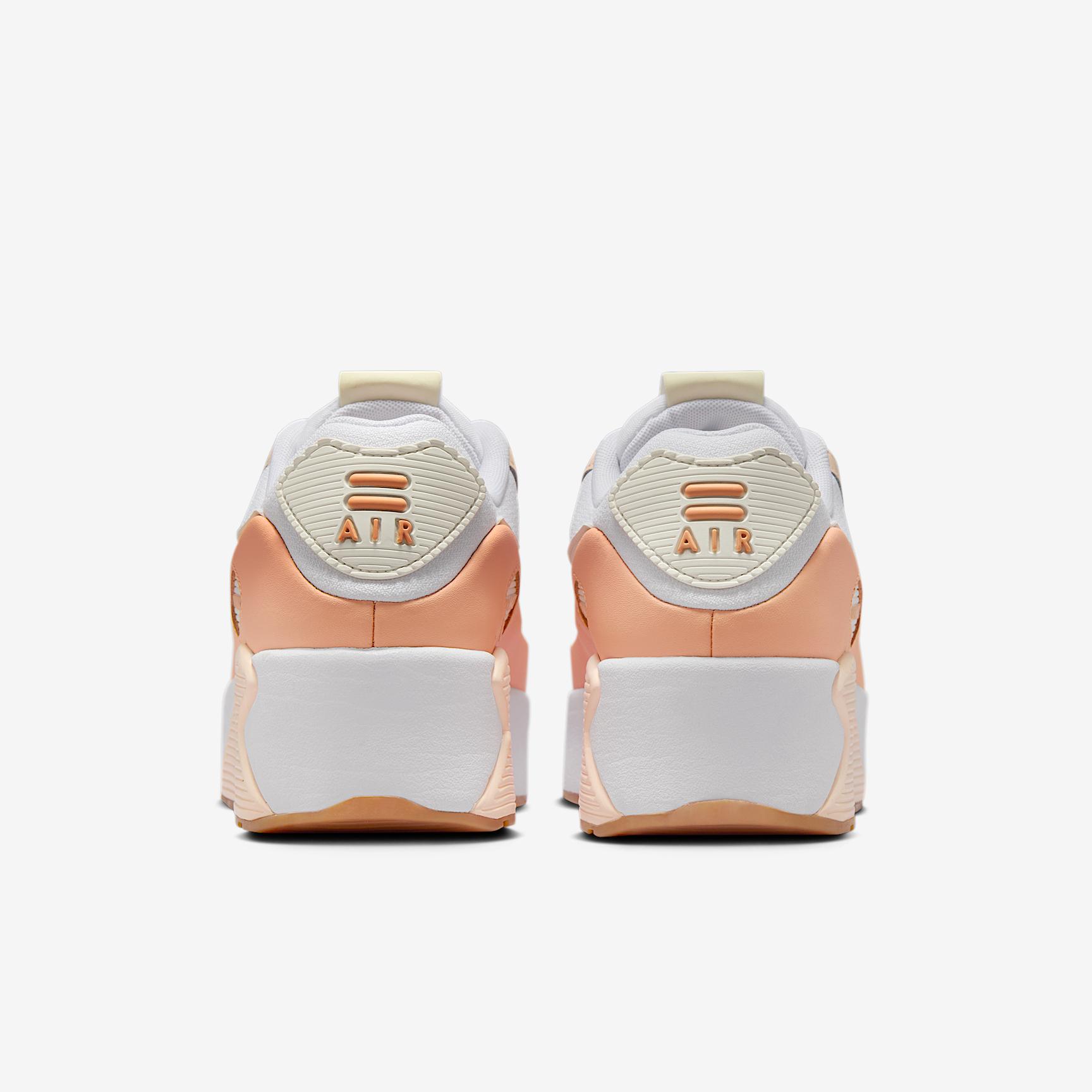 Nike Women's Air Max 90 LV Shoes Product Image