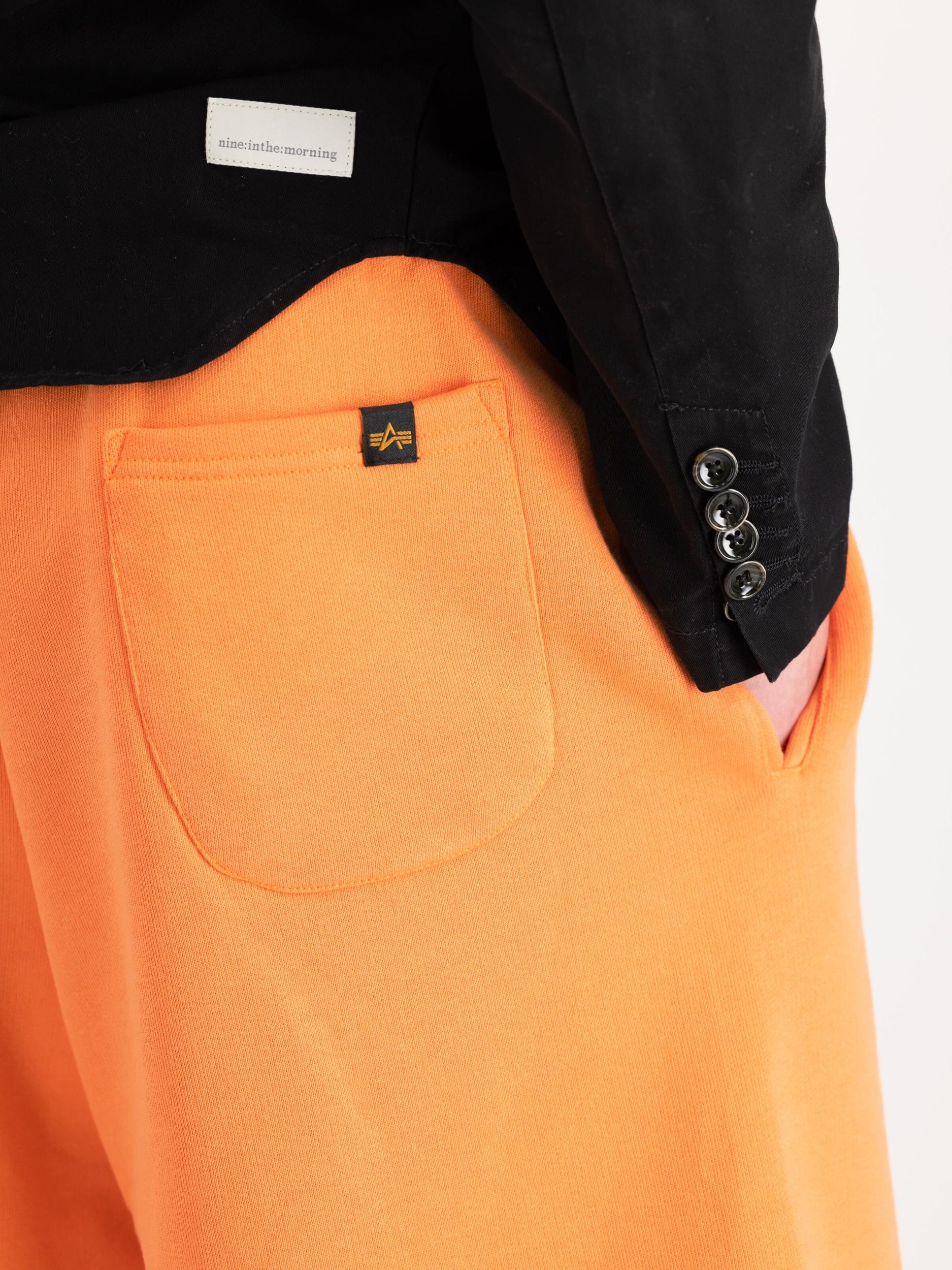 ALPHA ESSENTIAL RELAXED SHORT Male Product Image