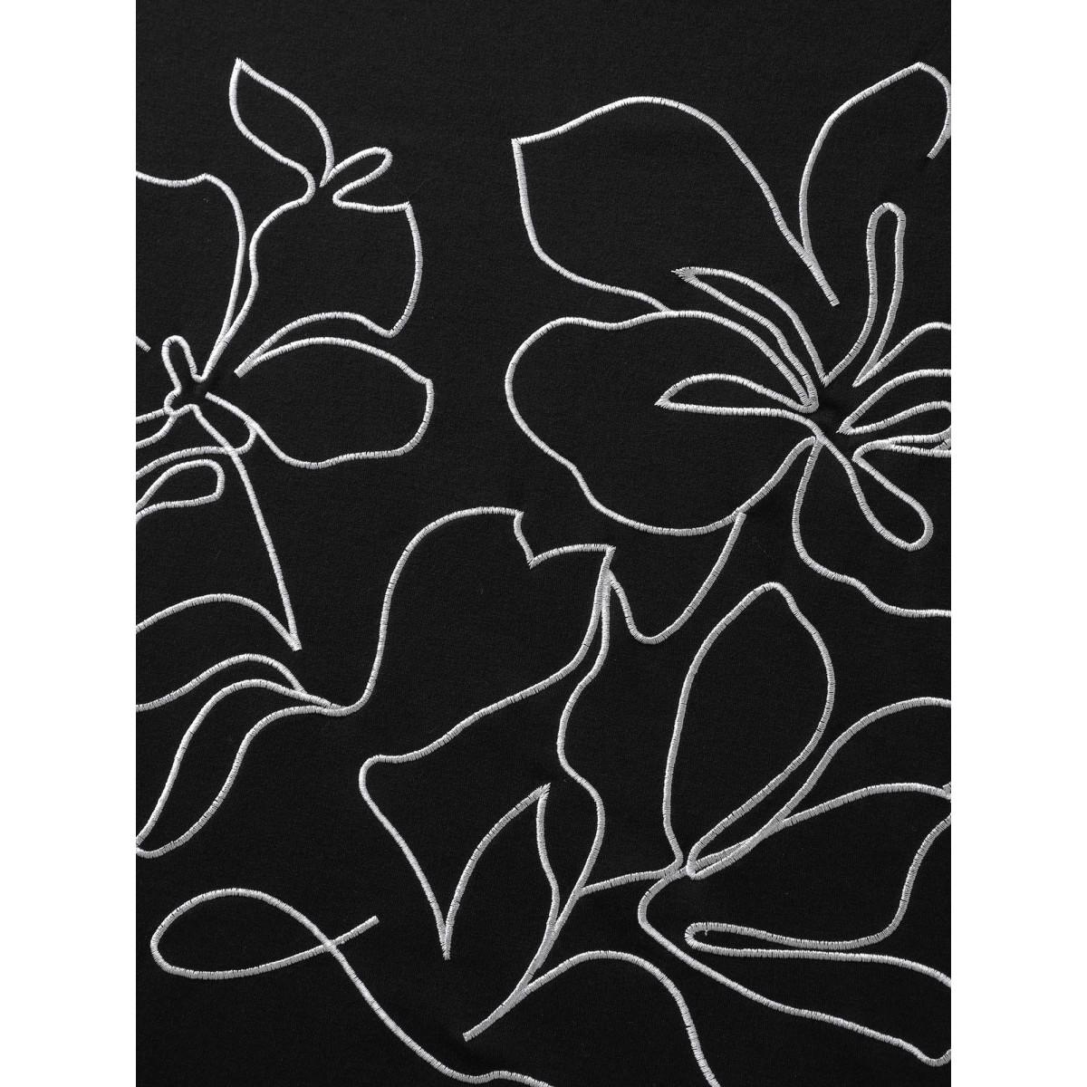 Plus Size Floral Embroidery Relaxed Fit Sweatshirt Women Black Leisure Round Neck Casual Sweatshirts BloomChic 22-24/3X Product Image