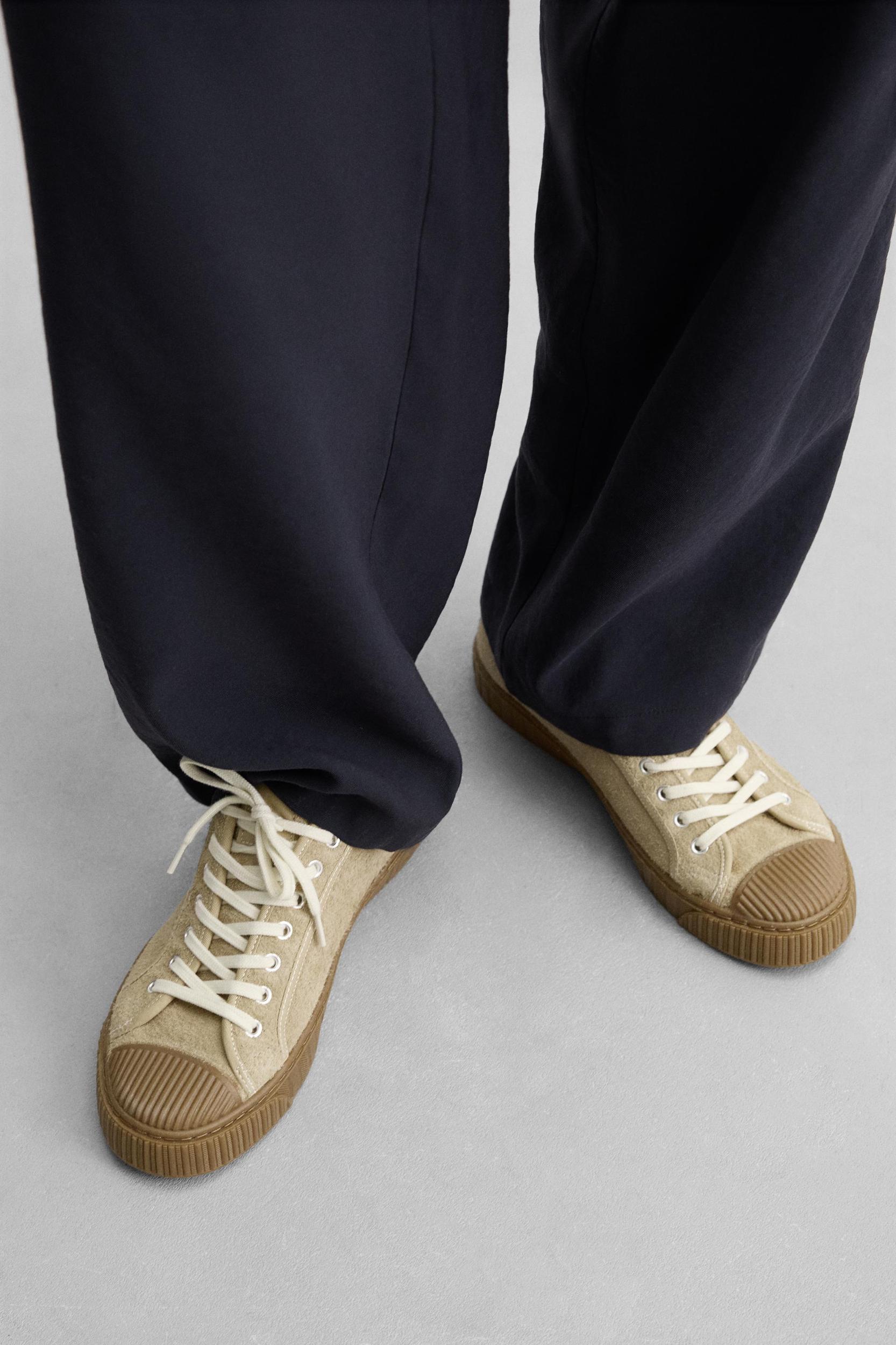 CONTRAST LEATHER SNEAKERS Product Image