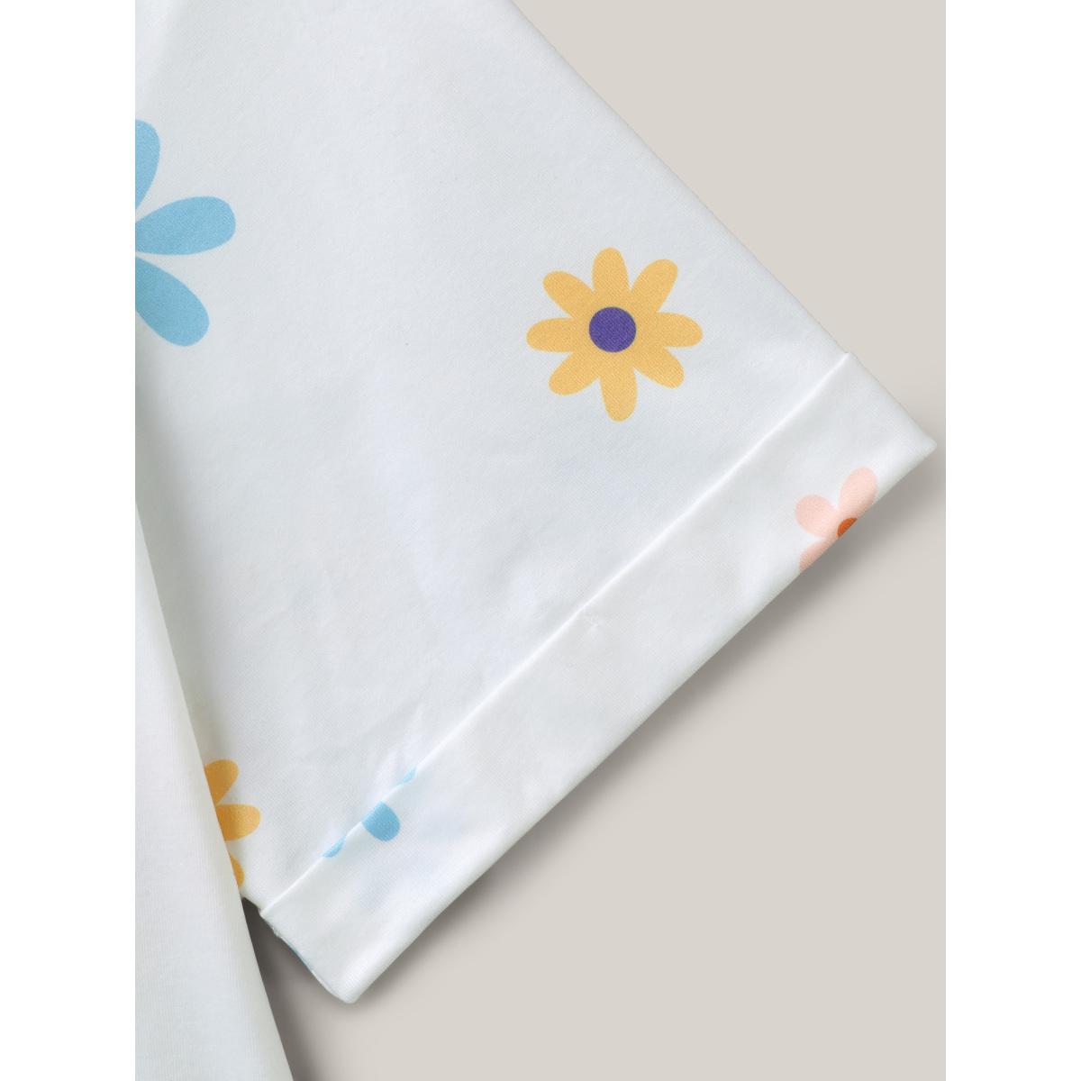 Plus Size Stretchy Floral Print Round Neck T-Shirt WhiteSmoke Women Roll Hem Round Neck Everyday-Casual T-shirts BloomChic 14-16/1X Product Image