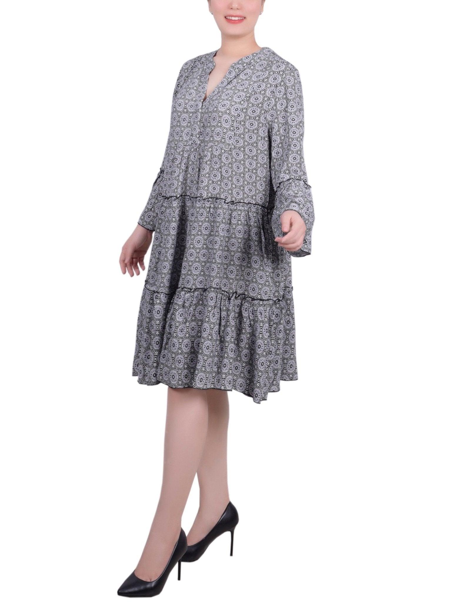 Black White Geo 3/4 Sleeve Tiered Dress - Petite Product Image