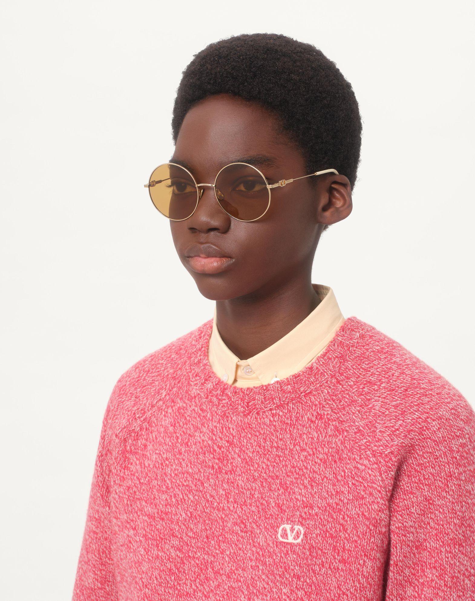 Round Oversized Metal Frame Product Image