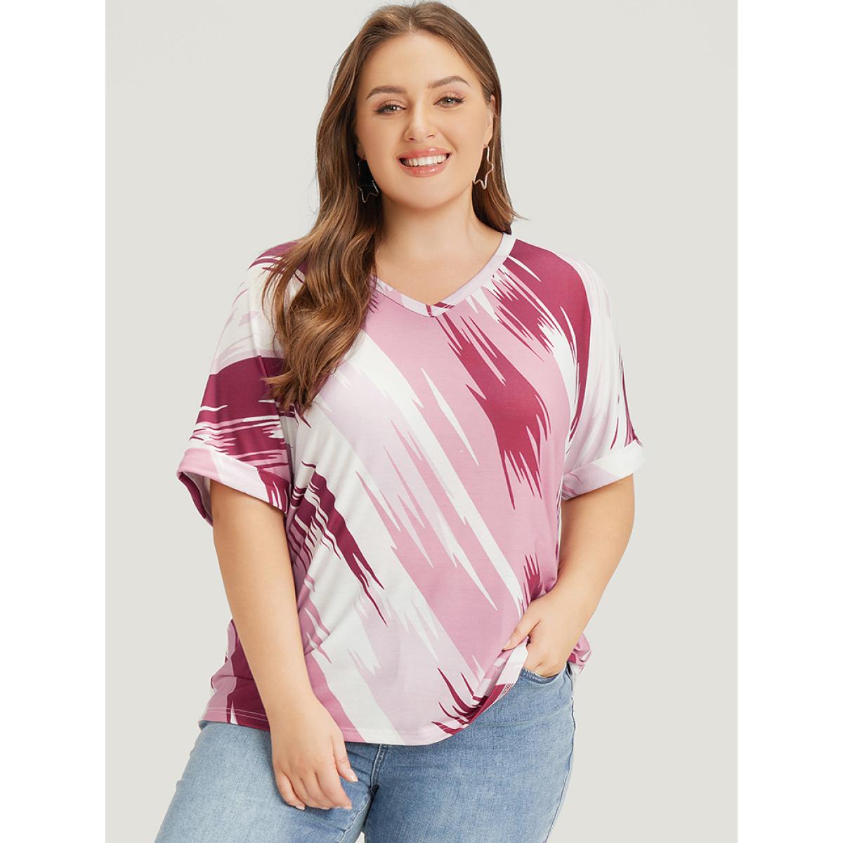 Plus Size Brush Print Contrast Batwing Sleeve Ombre T-shirt Multicolor Women Casual Contrast Ombre V-neck Dailywear T-shirts BloomChic 28/5X Product Image