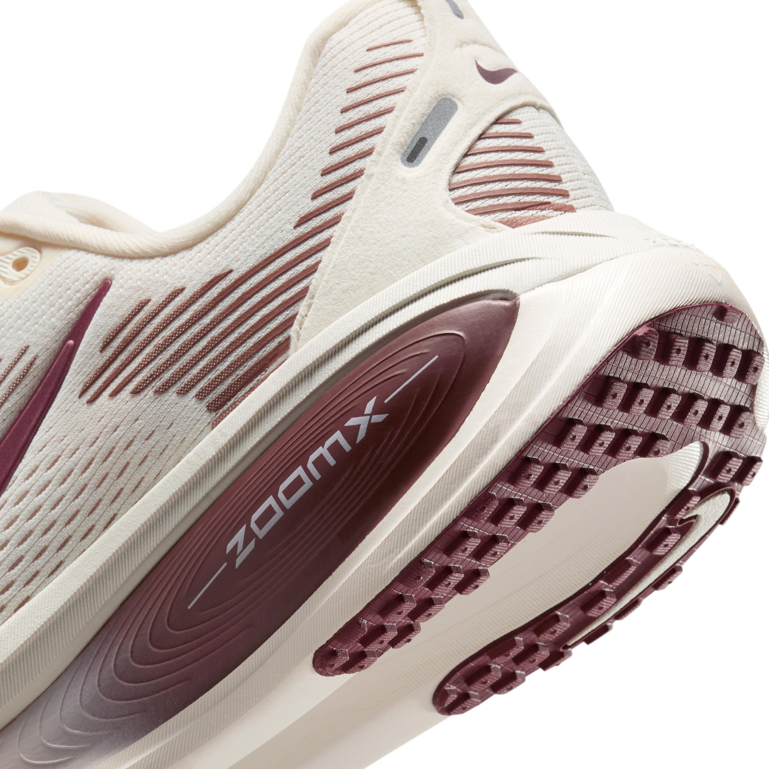 Nike Womens Vomero 18 Road Running Shoes | HM6804-108 Product Image