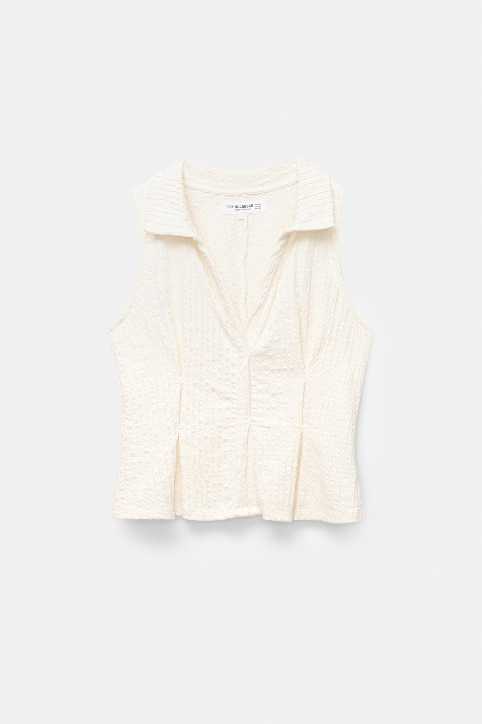 Textured top with darts Product Image