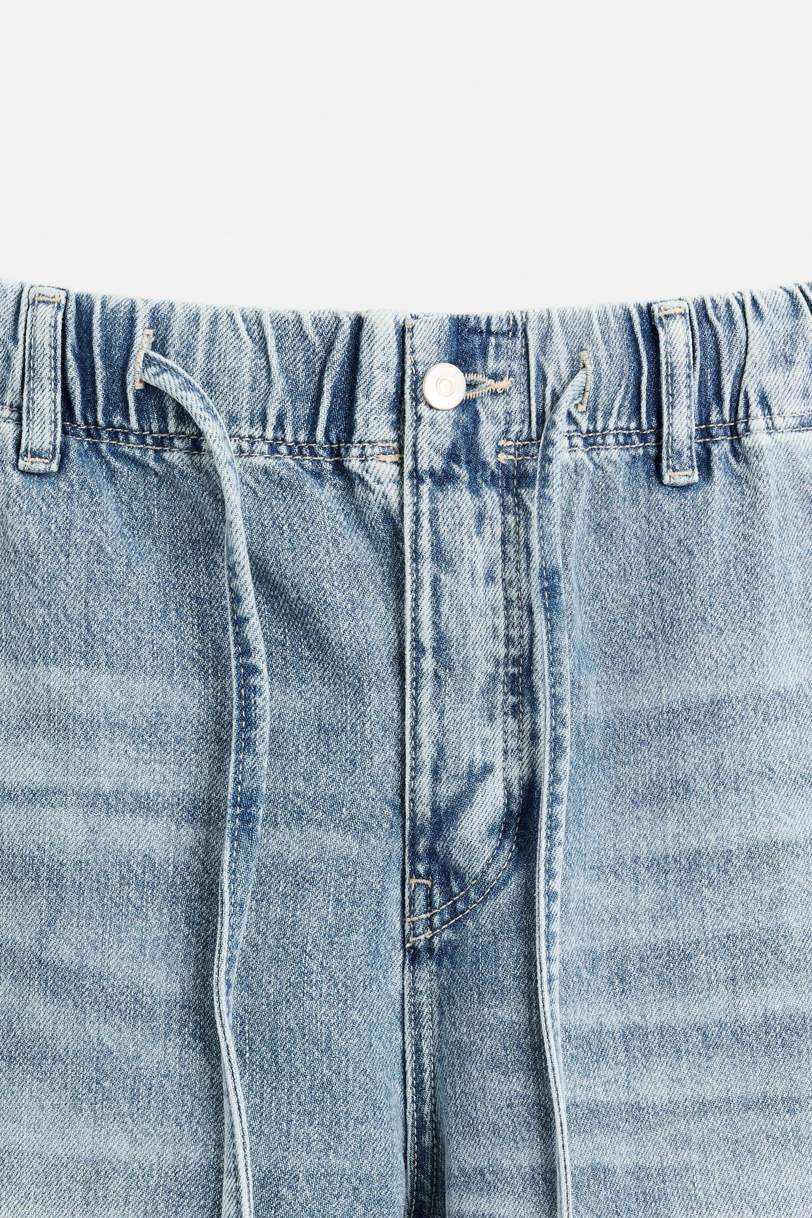 RELAXED FIT JOGGER WAIST JEANS Product Image