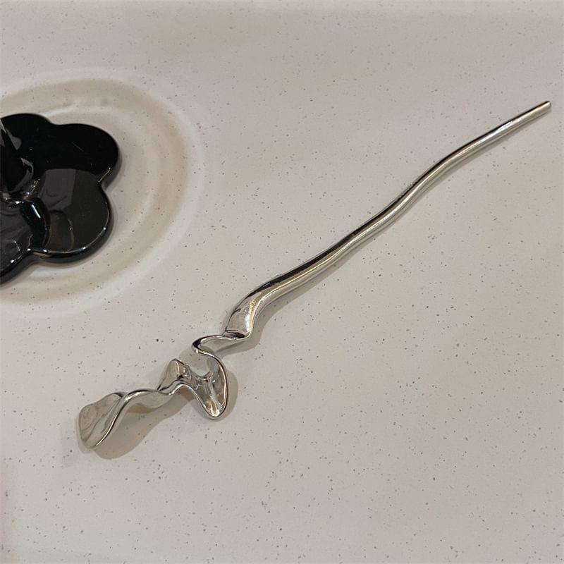 Metal Twisted Hair Stick Product Image