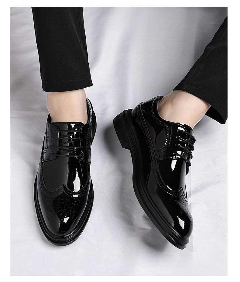 Lace-Up Wingtip Brogue Derby Shoes Product Image