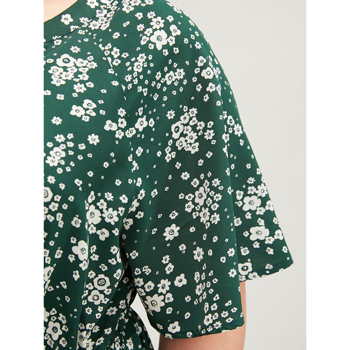 Plus Size Floral Print Raglan Sleeve Pocket Drawstring Ruffles Dress ArmyGreen Women Elegant Drawstring V-neck Short sleeve Curvy Midi Dress BloomChic 28/5X Product Image