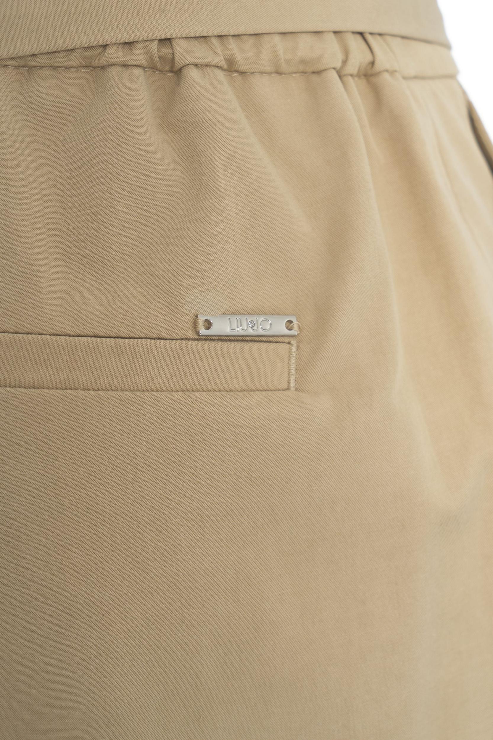 Chino pants with belt Product Image
