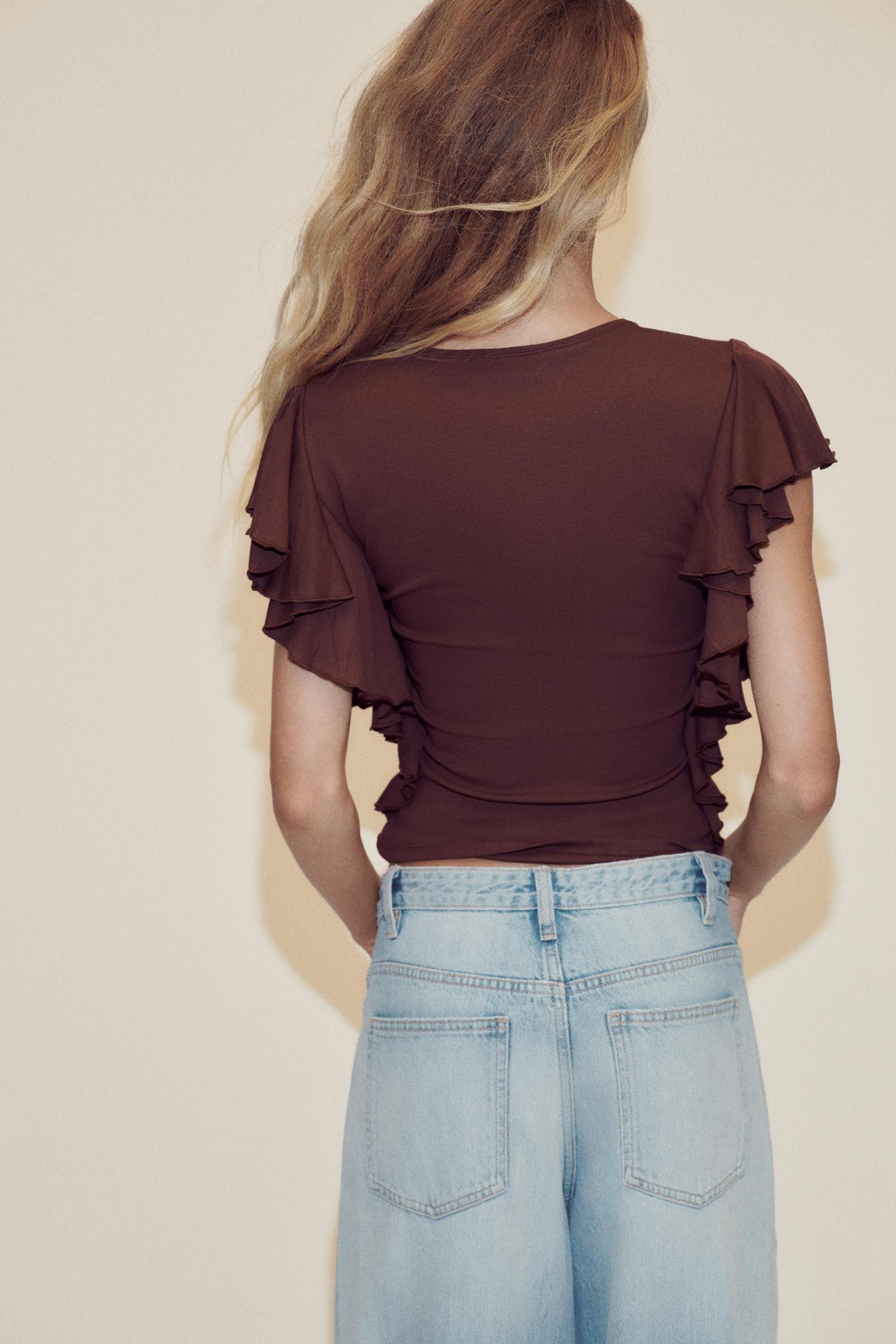 RUFFLED SLEEVE T-SHIRT Product Image