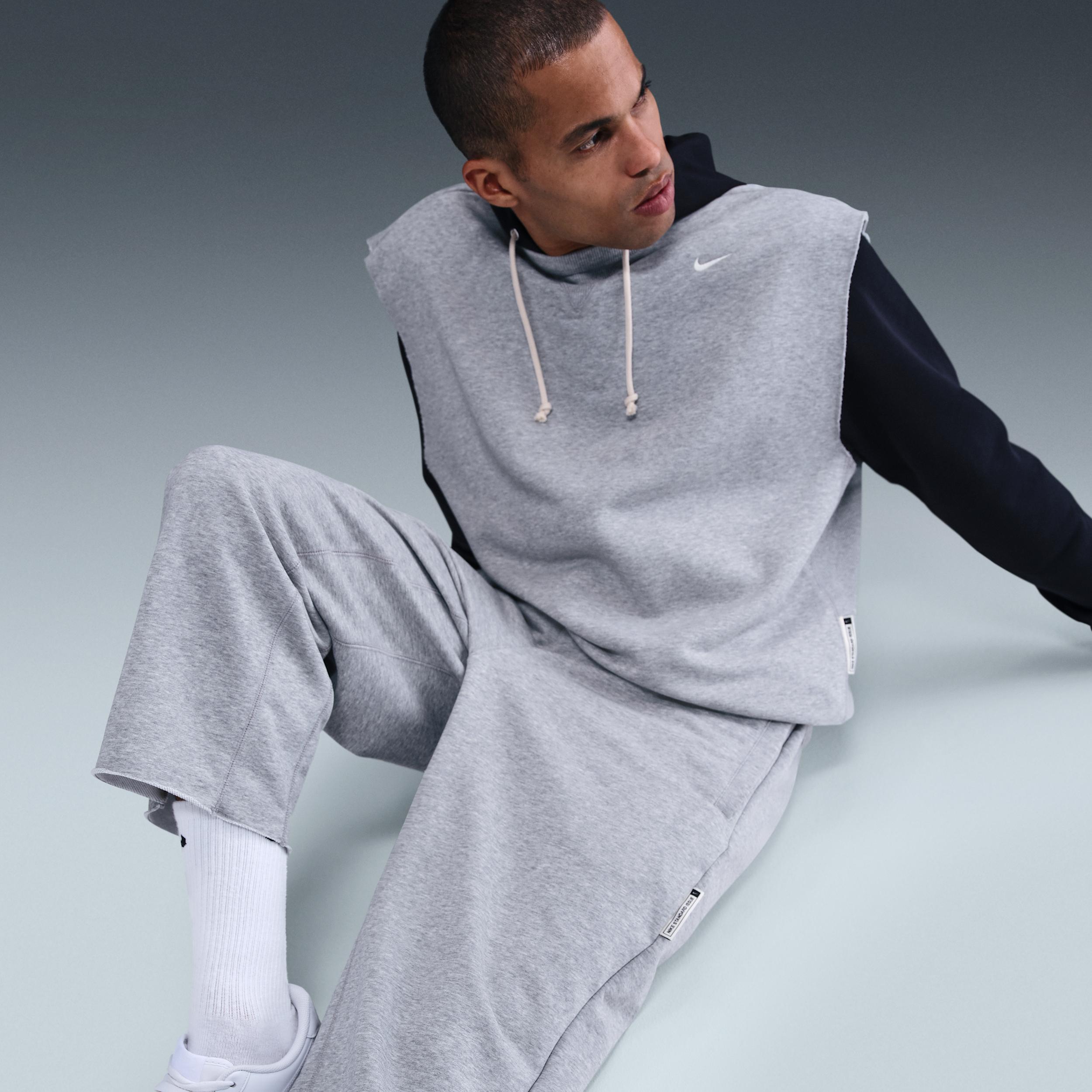 Nike Standard Issue Men's Dri-FIT 7/8-Length Basketball Pants Product Image