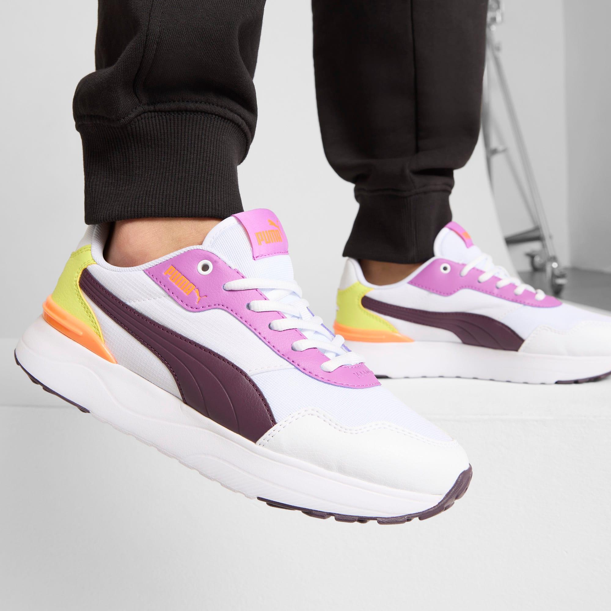 R78 Voyage Women's Sneakers Product Image