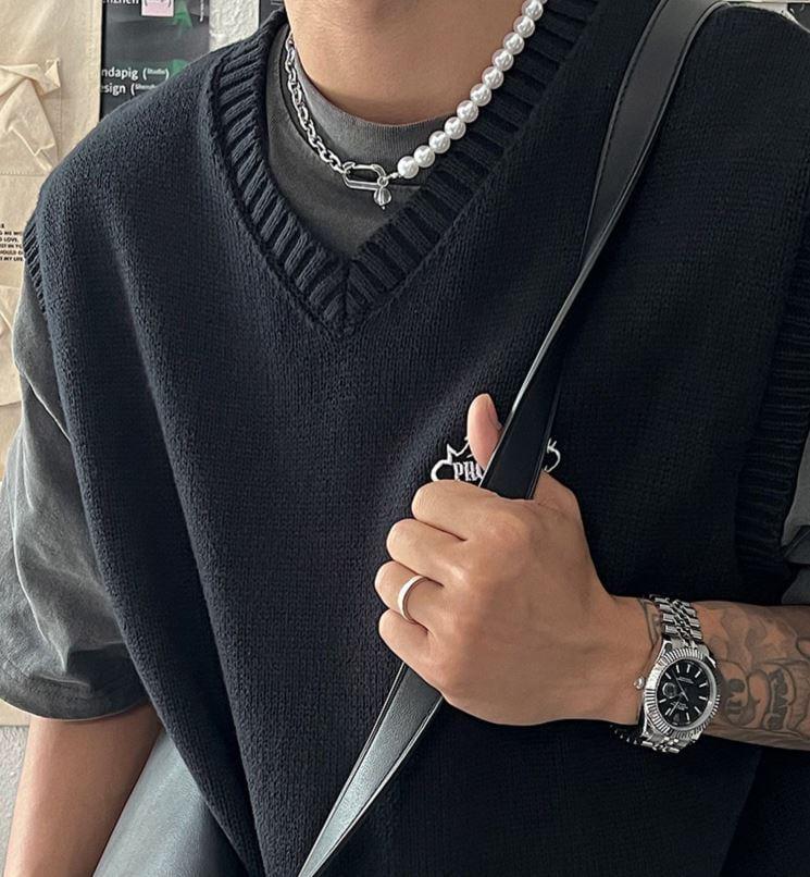 HALF PEARL HALF CHAIN NECKLACE Product Image