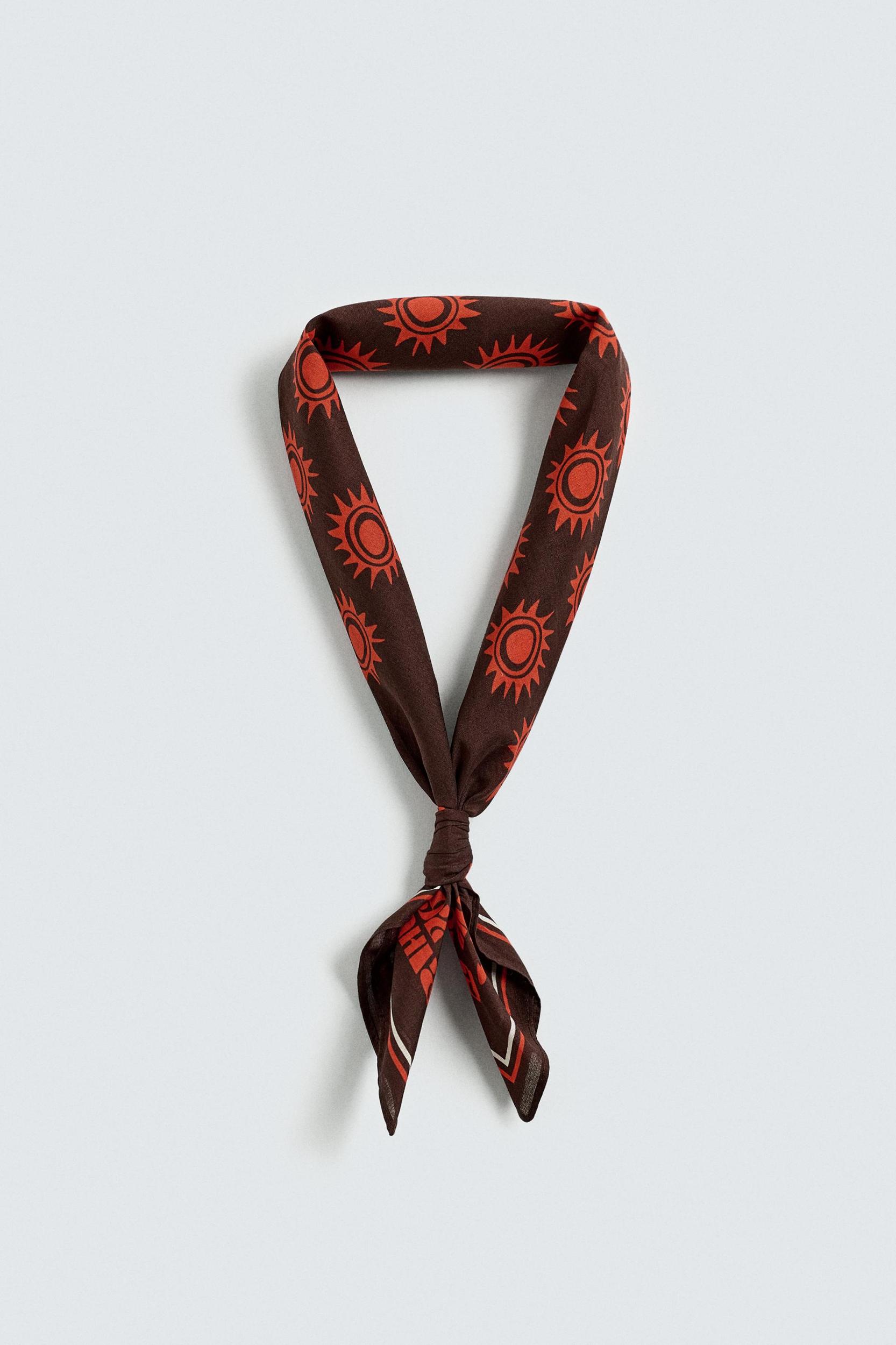 GRAPHIC PRINT BANDANA Product Image