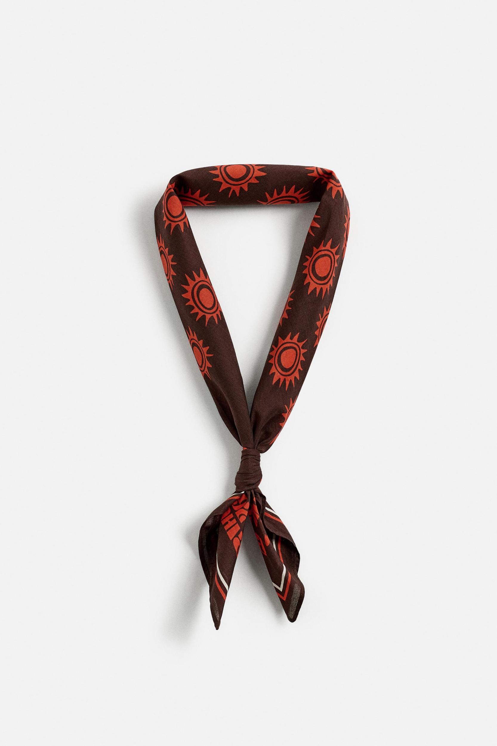 GRAPHIC PRINT BANDANA Product Image